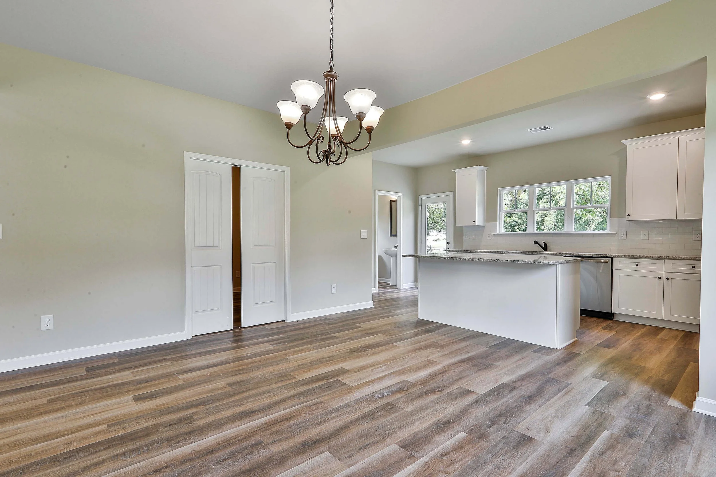 5 Derrick Avenue0019.jpg