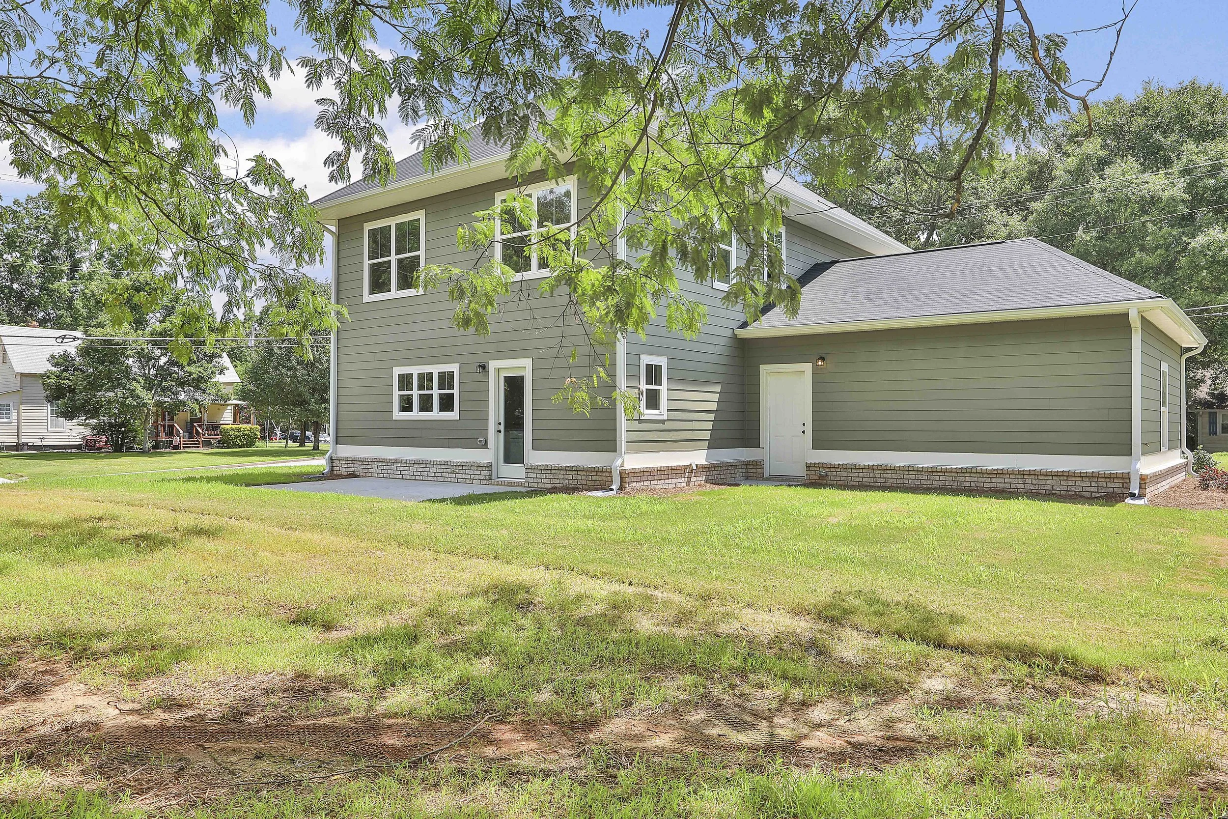 5 Derrick Avenue0033.JPG