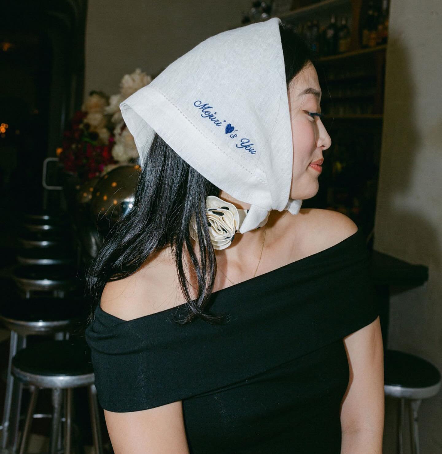 We still can&rsquo;t get over the event @createdinners put together for the newest @mejuri launch. Our custom embroidered napkins were in such good company with @flowersbyford madison and @casino.ny 🌹💙🪩 
.
.
.
.
.
.
.
.
.
.
#events #eventplanning 