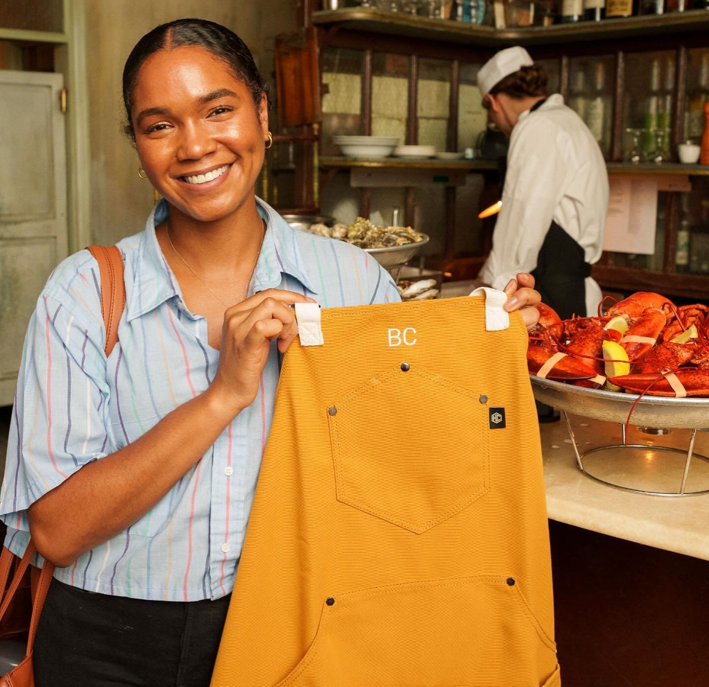 We had so much fun embroidering these Eco Modern aprons for @hexclad ♻️ Made from 34 recycled plastic bottles, these eco-friendly aprons were the center of attention throughout the event. The addition of embroidered monograms made each guest&rsquo;s 