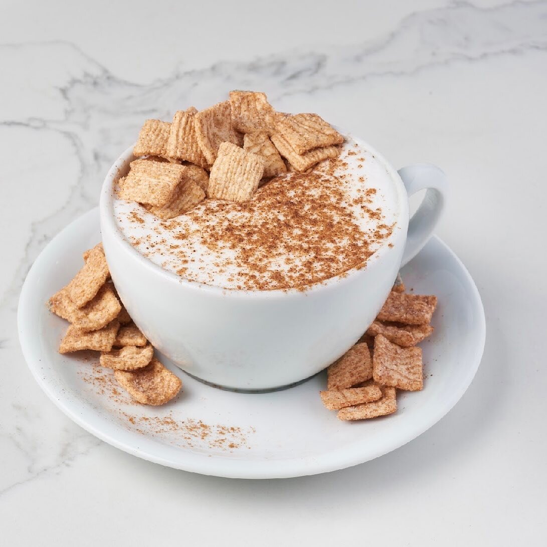Of course this one needed it&rsquo;s own feature 🥰 I sin you sin we all sin for a cinnalicious!!! 
____________________________________
#themorningafter #morningafter #latte #cinnamontoastcrunch #cereal #thenightbefore #torontofood #torontofoodie #t