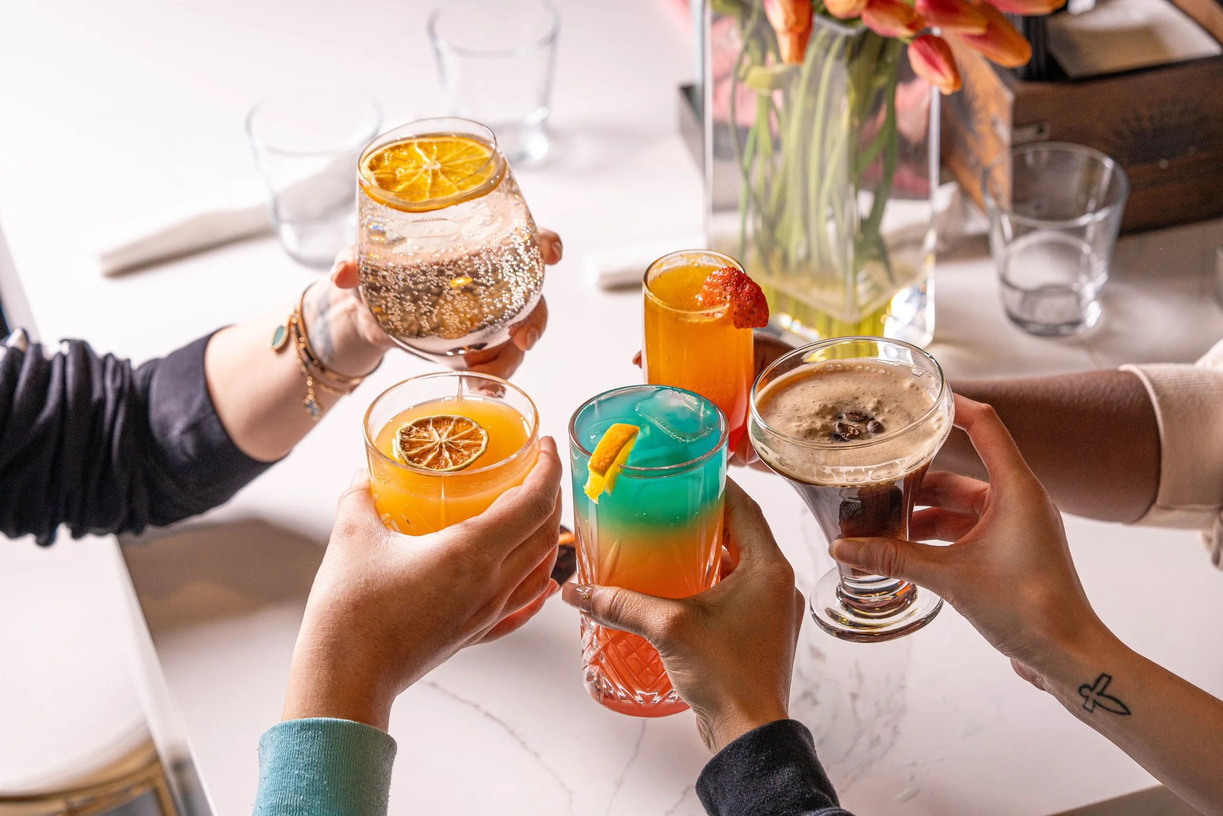 brunch-cocktails-cheers.jpg