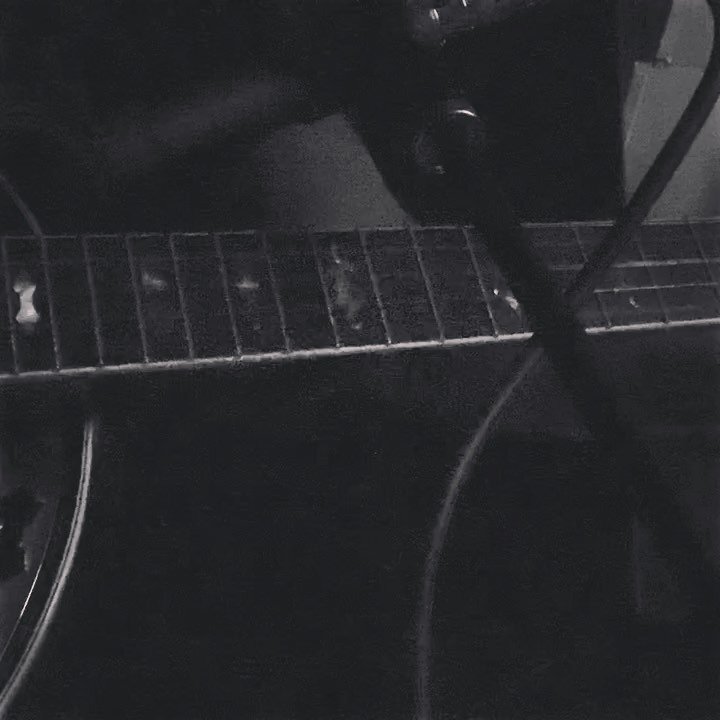 Here&rsquo;s a little banjo for your Wednesday. Banjo is weird, but it&rsquo;s way better than mandolin. Don&rsquo;t play mandolins. 

#banjo #recording #producing #producer #country #rock #ranchrock #brotherband #comanchemoon #texas #modernelectric 