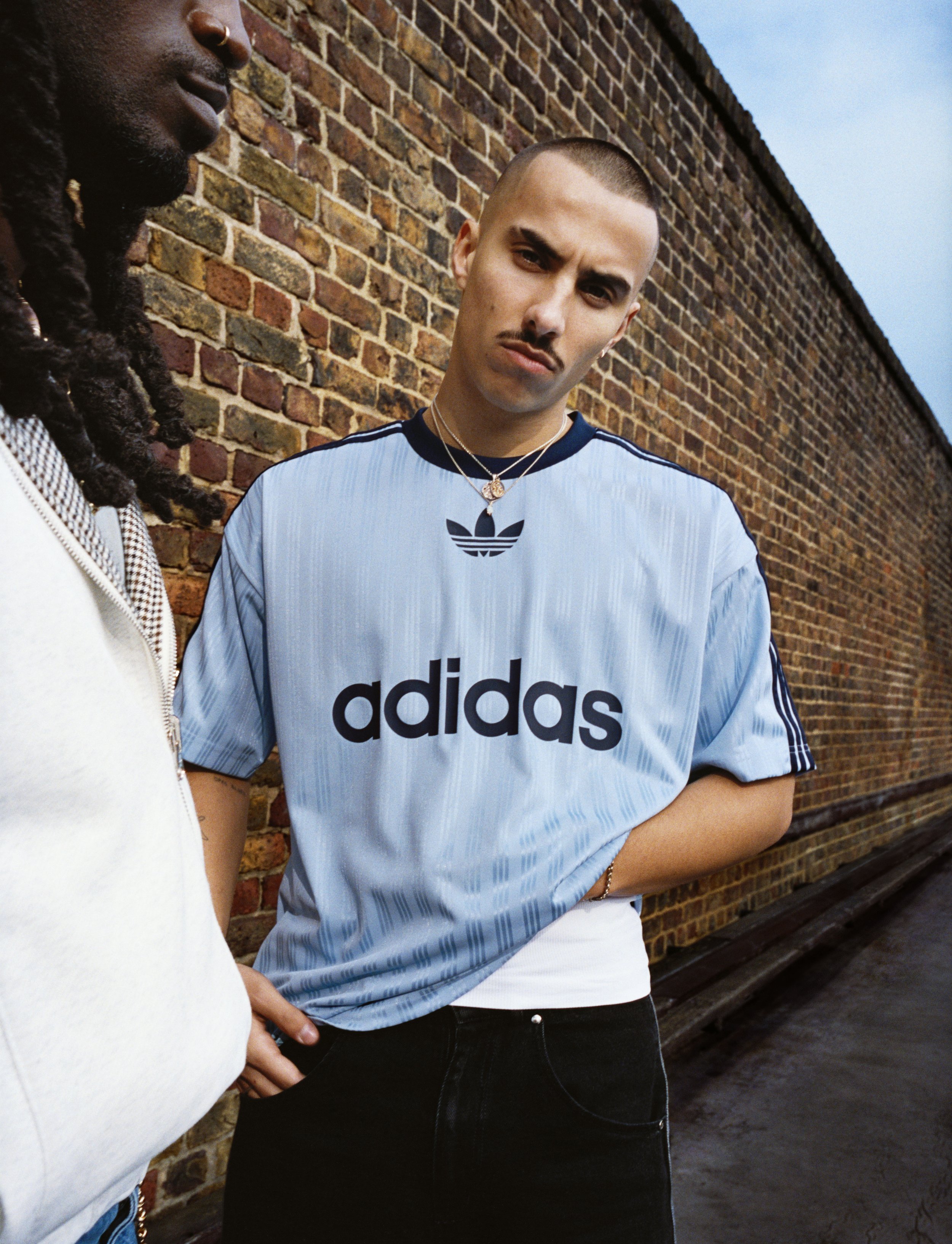 R2_BB_ADIDAS_T1-htc_08836_18 FIN.jpg