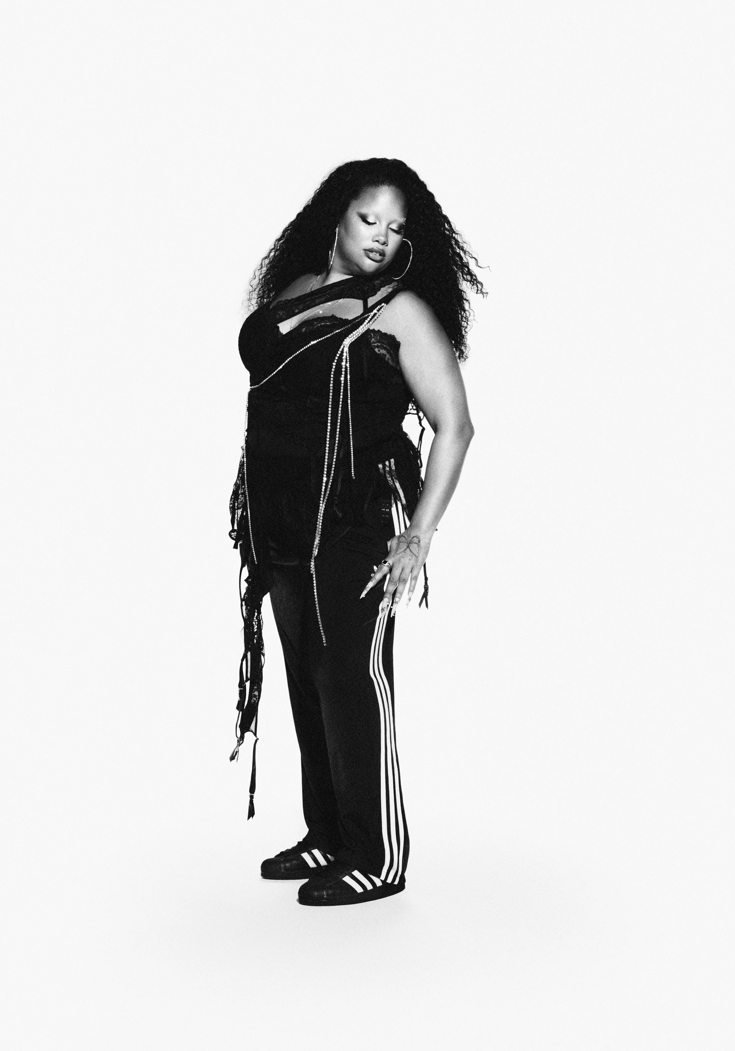 20250704_01_TK_SS25_ADIDAS_ORIGINALS_SUPERSTAR_SHYGIRL_JI0079_IJ7058_IJ7055_JULY_F_FULLBODY_0059.jpg