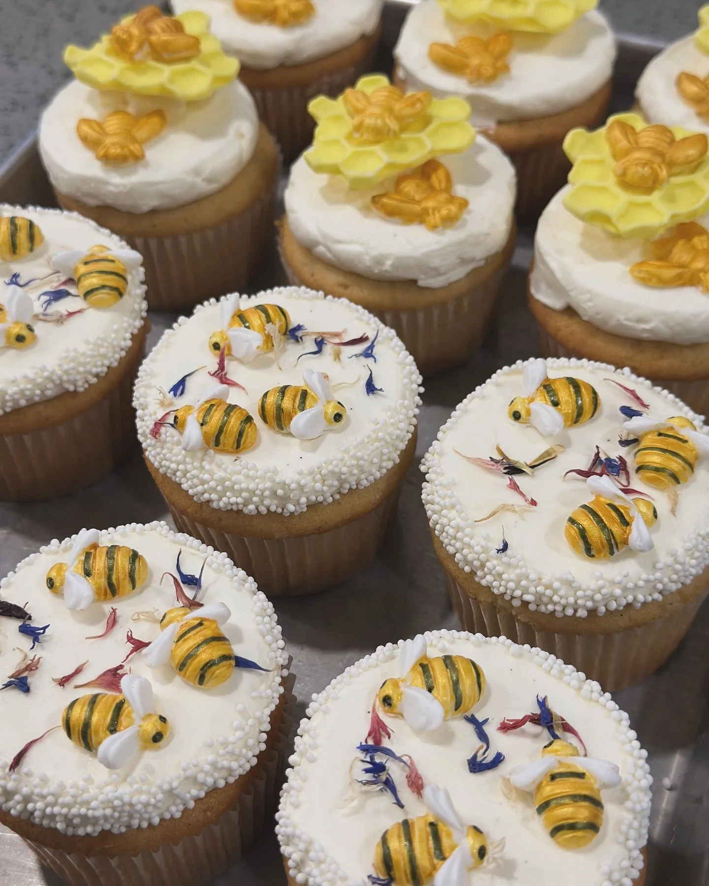 Last one for this set π
What’s your favorite Spring Bloom? Can’t wait for all the wild flowers to pop up. (Allergies too I suppose, ugh)
Reach out to us if you’re looking for unique and personalized desserts for your next event.