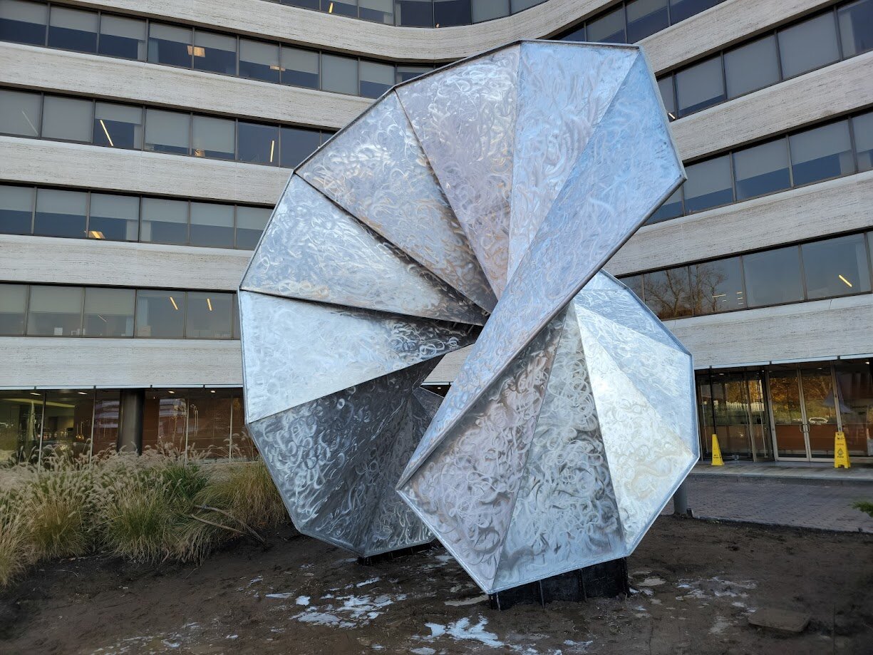 Luis Arata
𝙎𝙚𝙖𝙧𝙘𝙝𝙞𝙣𝙜 𝙛𝙤𝙧 𝙋𝙚𝙖𝙘𝙚
1980
18 x 18 x 18 feet
aluminum

Dismantled at Bruce Museum, then restored, transported, reassembled, and installed in Stamford, CT by VAF in 2023.