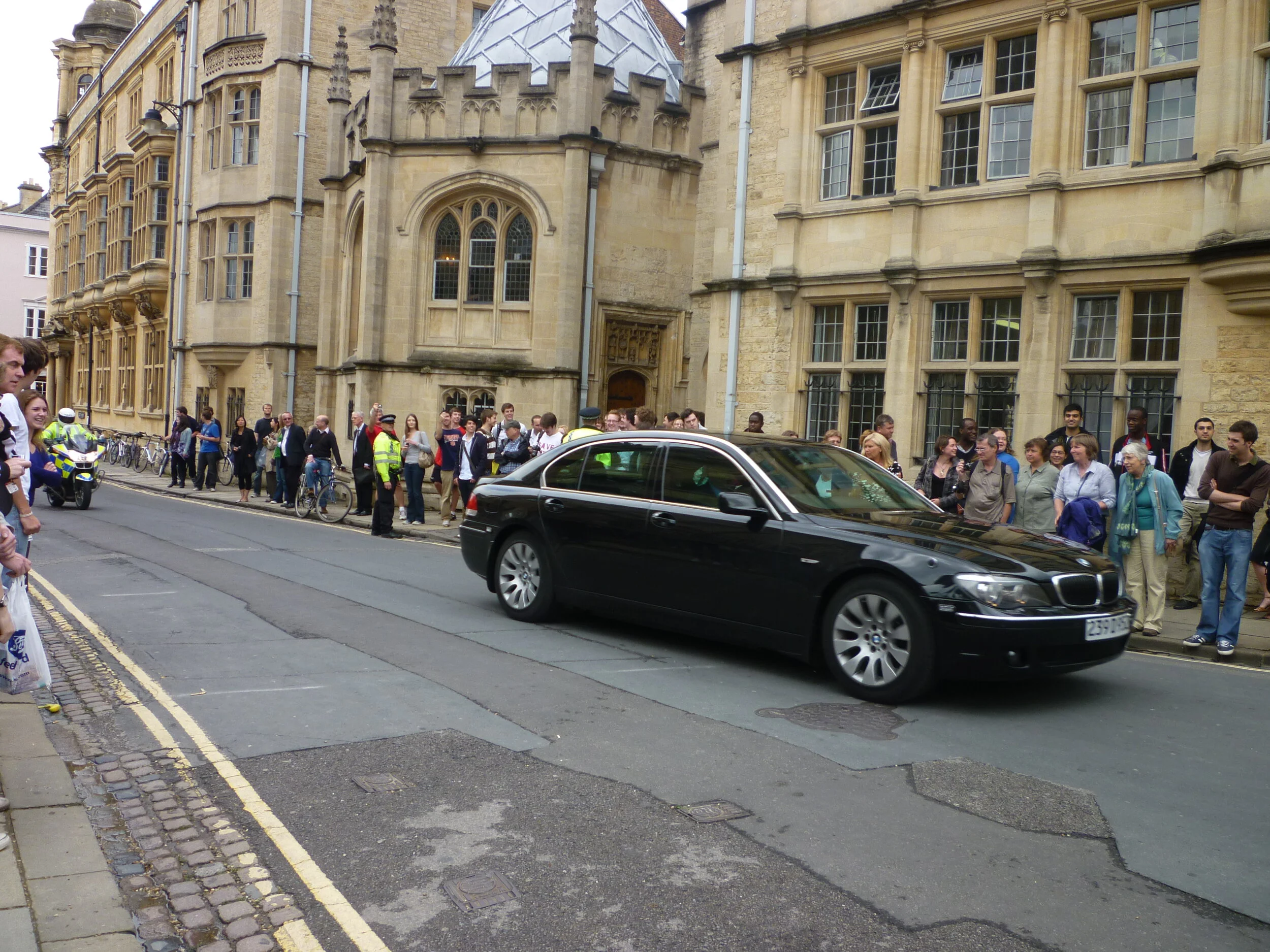 Prince Charles visits Oxford for planning of the new OCIS building