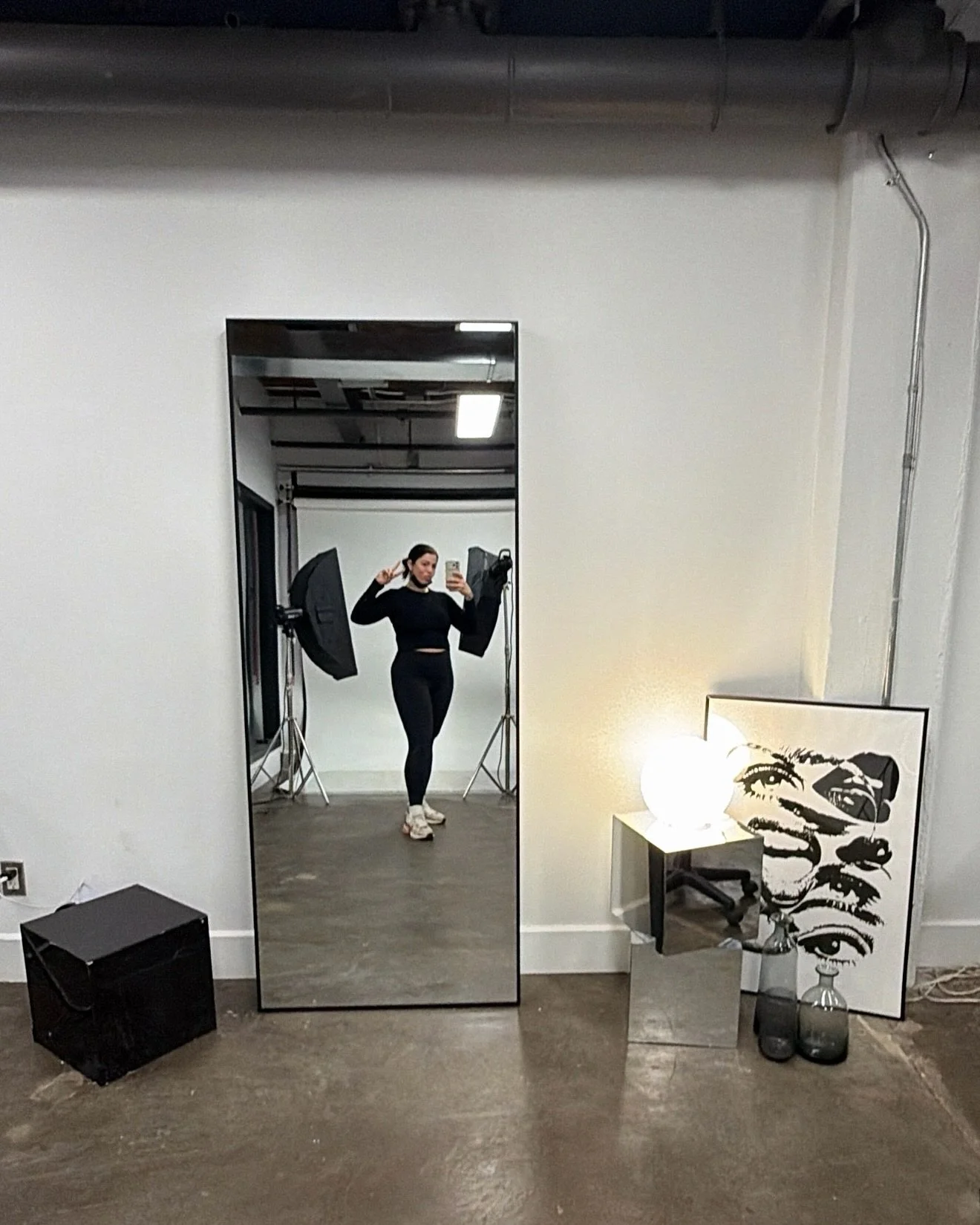 Work, but make it Toronto ❄️

Long days, full hearts. So good to be back and see my clients again after a couple of years. Nothing beats catching up over a fresh brow appointment. 🤍

A special thank you to @studioflora.to for always hosting me. The 