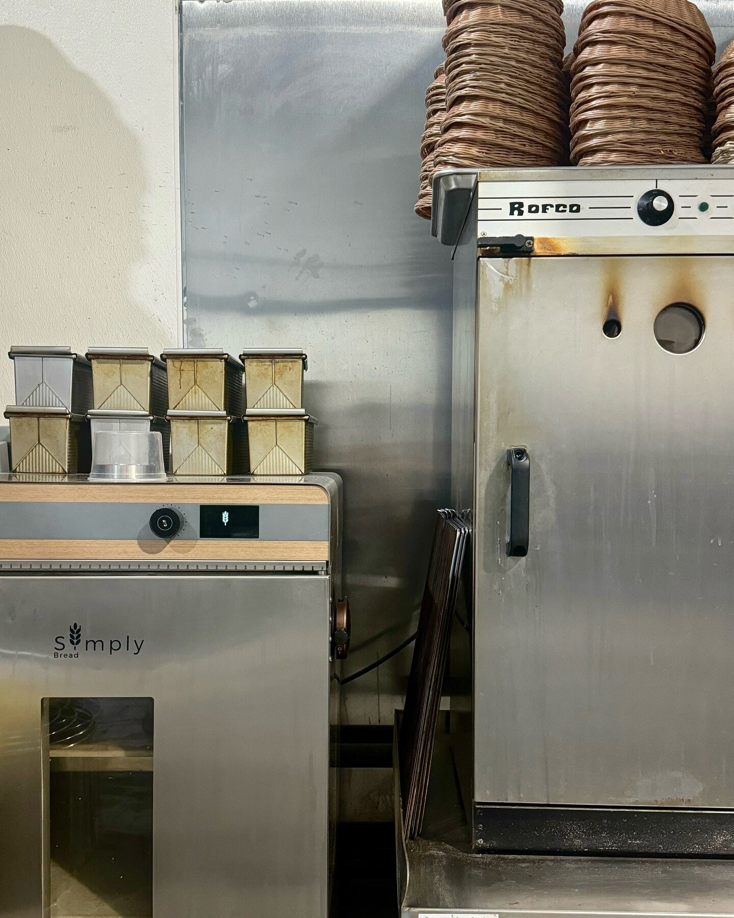 It&rsquo;s true, you know. 
Still baking in a #simplybreadoven 
Still baking in a #rofco
I literally bake thousands of loaves in these two ovens. 
Twelve loaves at a time. 
A hassle. Sometimes. 
At other times, I think of, dream of really, the day 
I