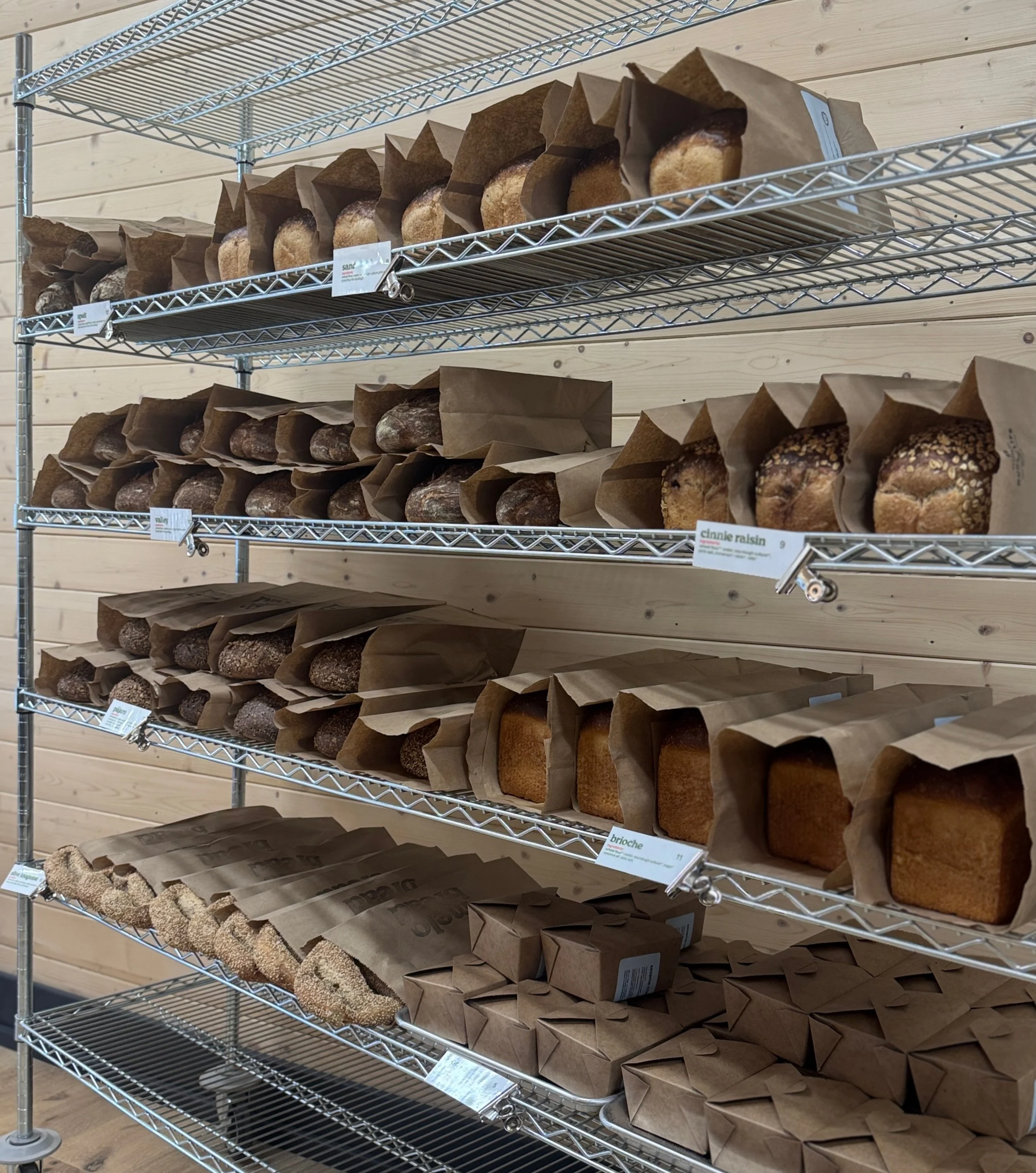 🌾 🌾 open at 11a. today. come get sorted 🌾 🌾 

#sourdough #bakery #bread #melobread