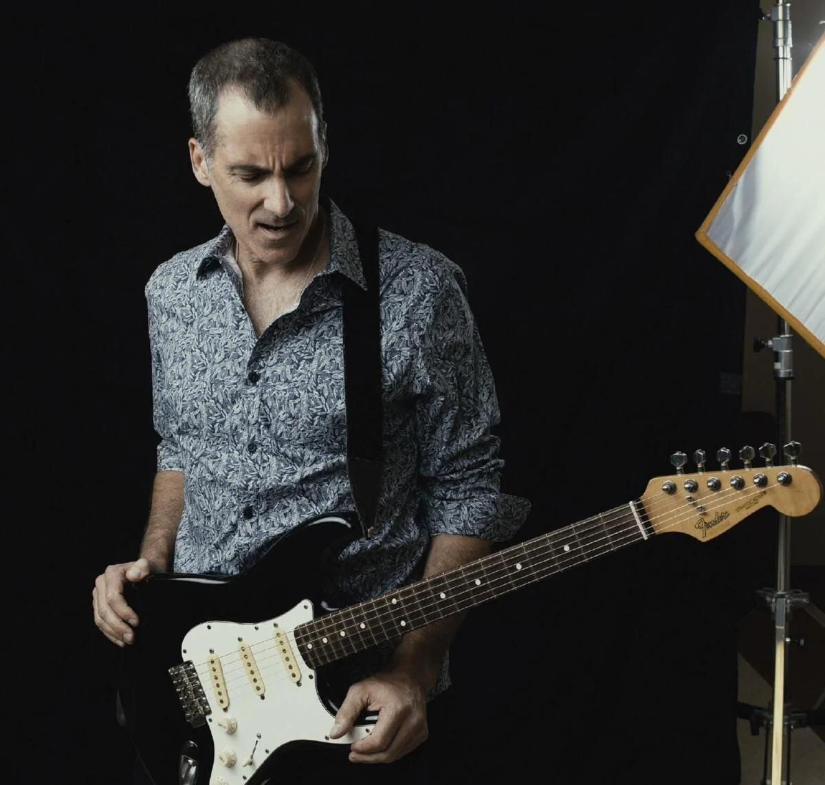 Friday Free concert on the green with: DAVE KELLER BAND