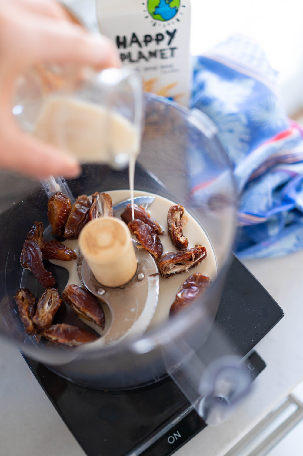 Vegan Flourless Brownie Bites | Erin Stanczyk | EatMoveRest.com