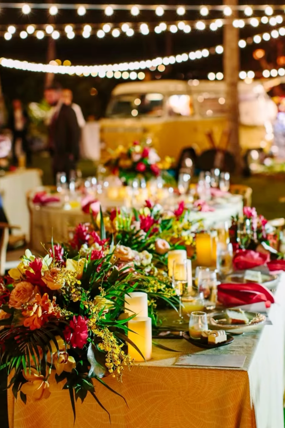 Yvonne+design+tropical+centerpiece+2.png