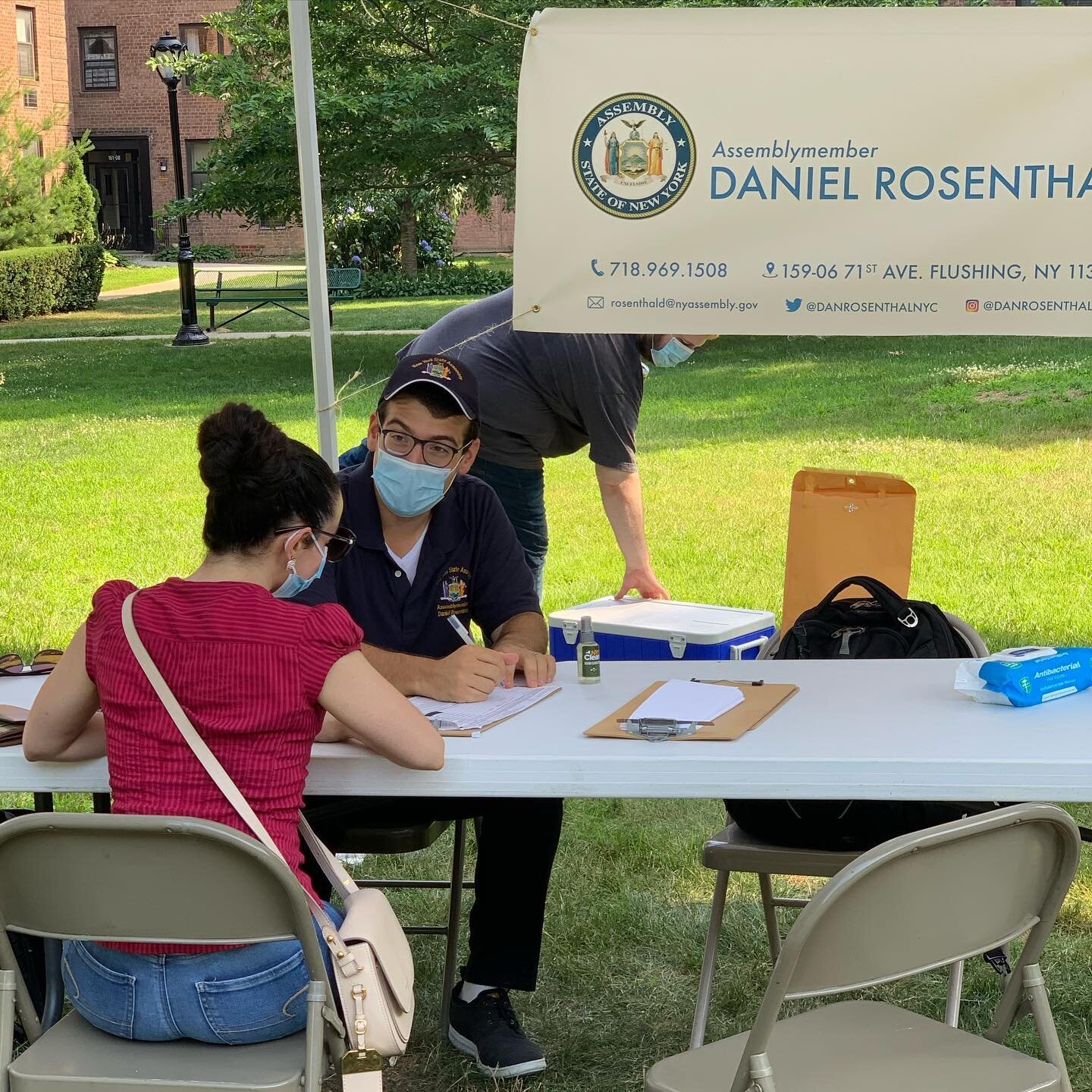 It&rsquo;s hot outside, but we&rsquo;re still here to help with affidavits! We will be providing income affidavit assistance until 6pm today. 

#electchester #affidavits #assistance #danielrosenthal #AD27 #local3