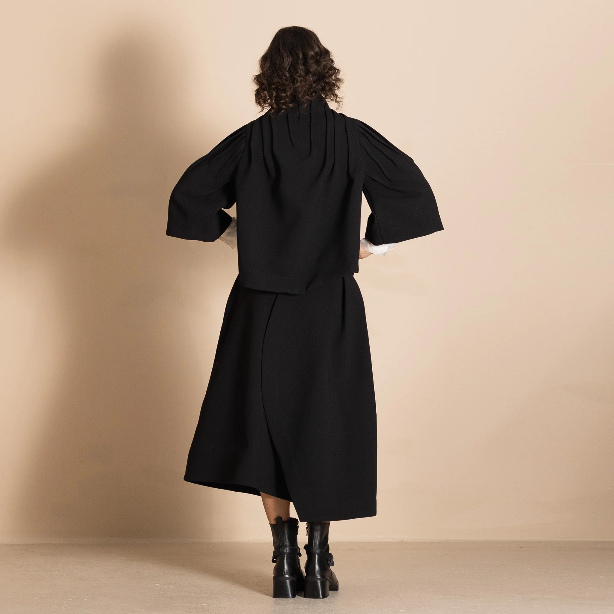 M5711 DUBLIN TUCK JACKET 3.jpg