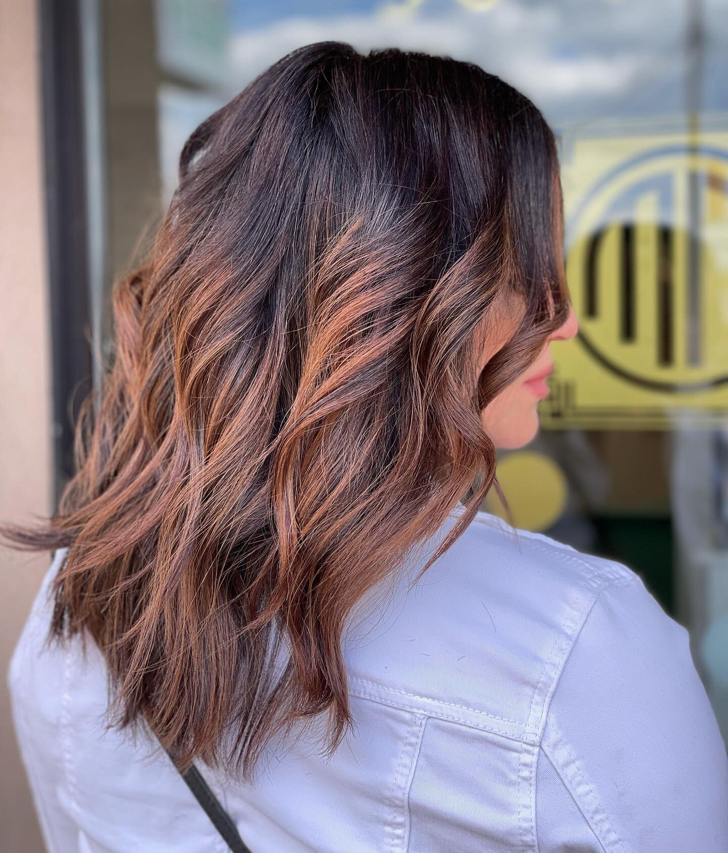 Caramel 🍮
&bull;
&bull;
&bull;
&bull;
&bull;
&bull;
&bull;

#behindthechair #modernsalon #Americansalon #hairbrained #stylistlife #salonlife #hair #haircut #haircolor #balayage #hairpainting #babylights #balayagecolor #balayagestylist #wella #wellal