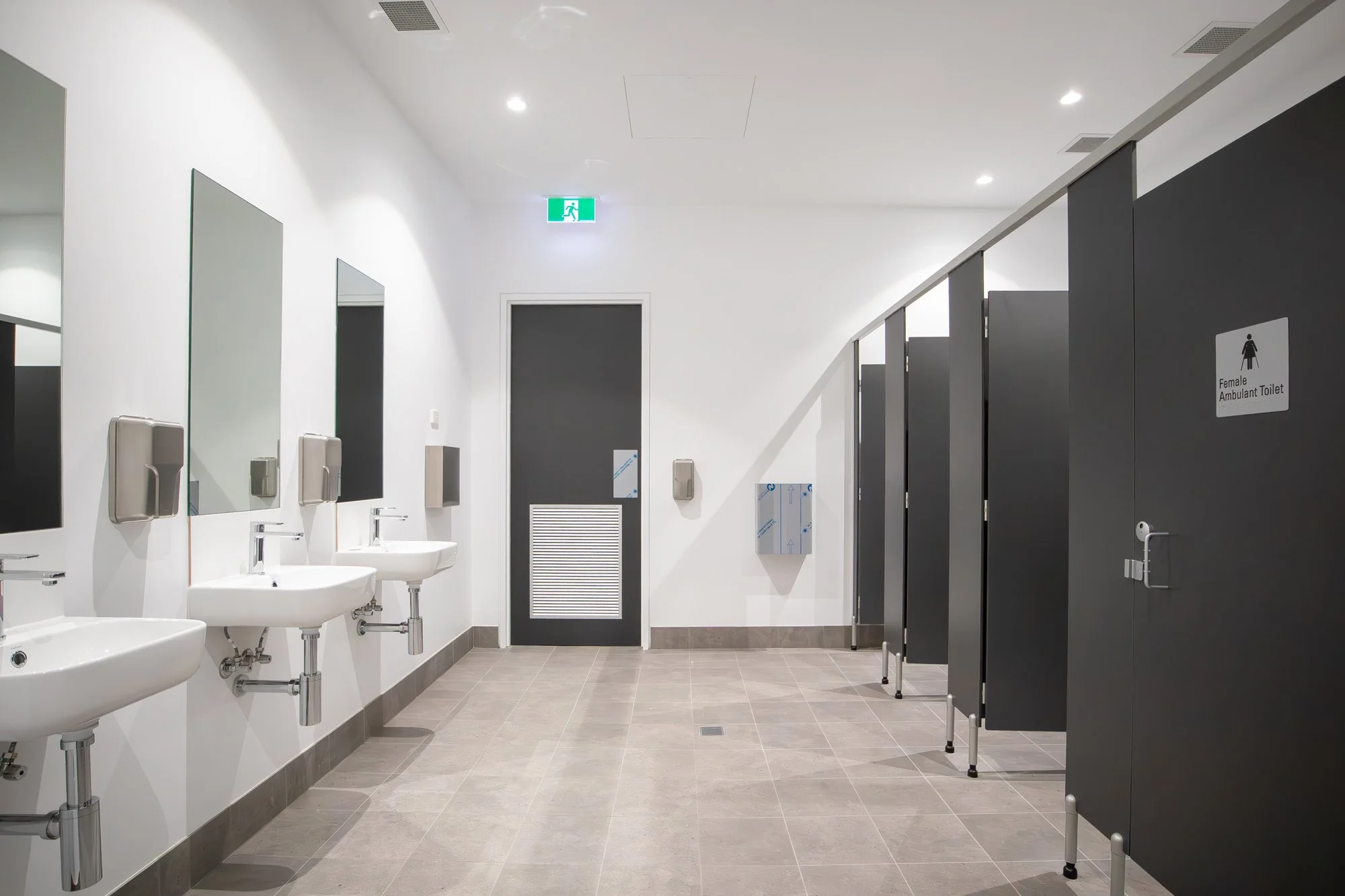 StPeters-SportsCentre-Bathrooms_0023.jpg