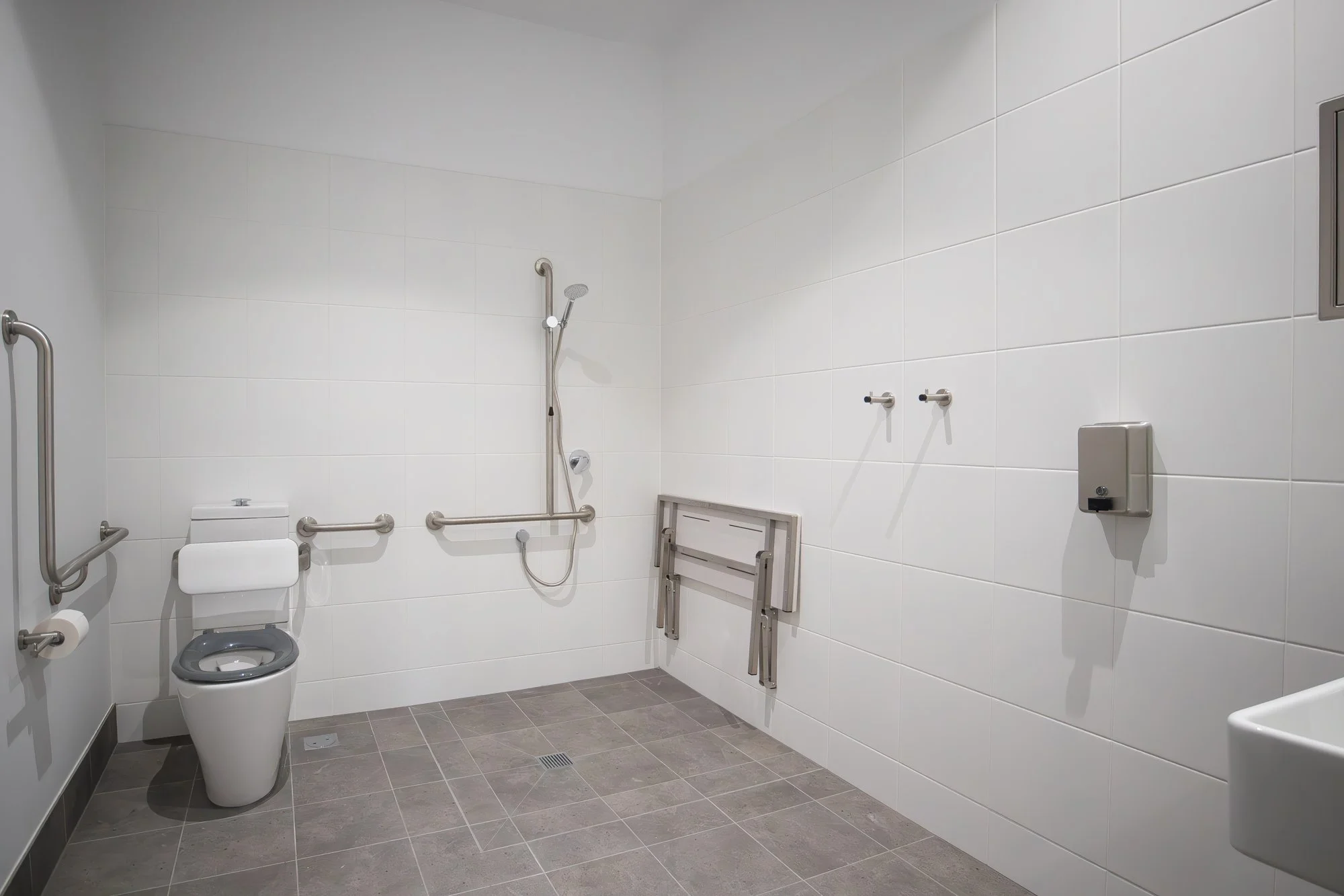 StPeters-SportsCentre-Bathrooms_0028.jpg