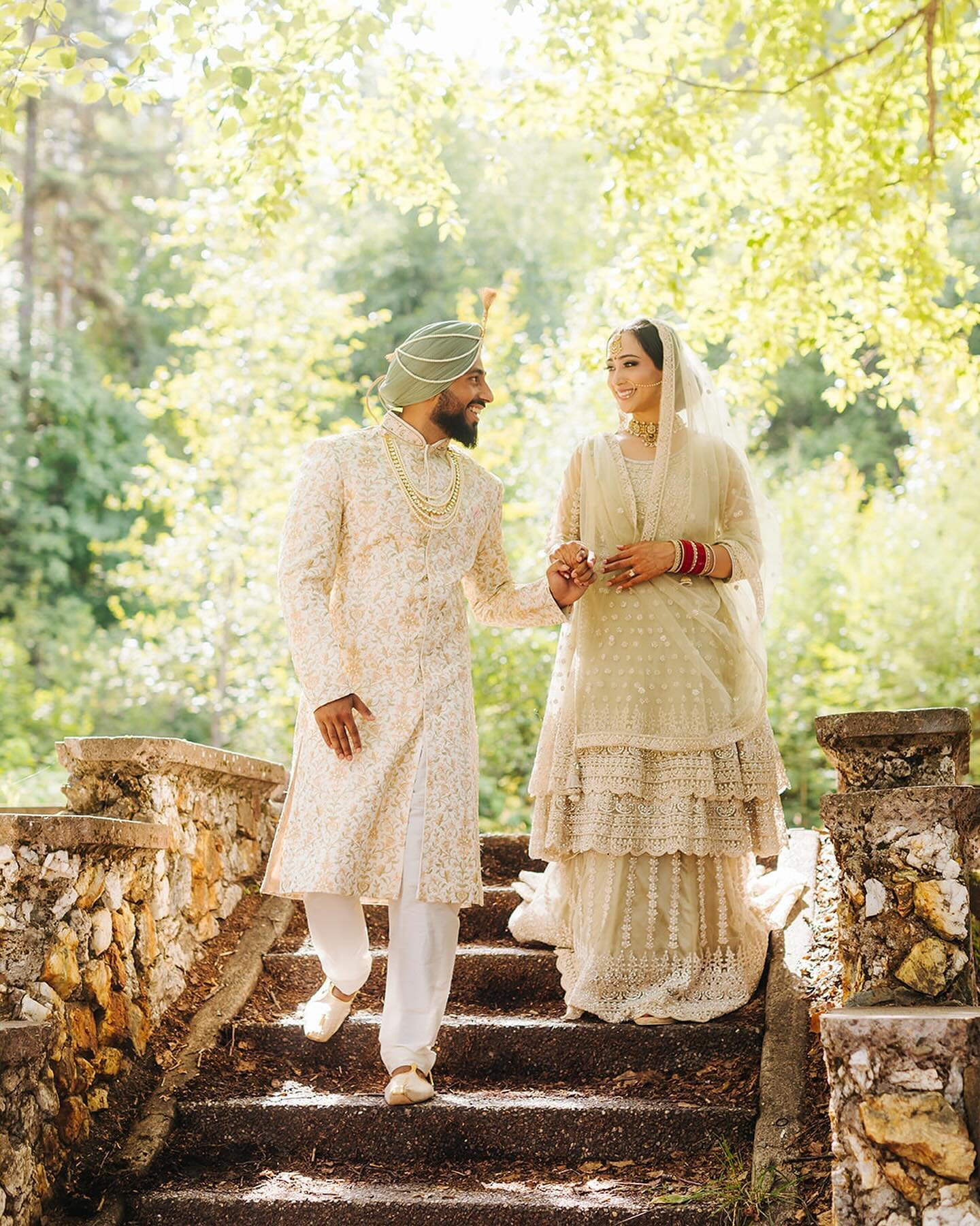 Soft dreamy moments from an incredible week in Prince George celebrating the wedding week with Preet and Raghev!⁣
⁣
⁣
⁣
⁣
#vancouverweddings #vancouverwedding #wedmegood #indianbride #surrey #weddingdress #bridalmakeup #bridaltrousseau #indianwedding