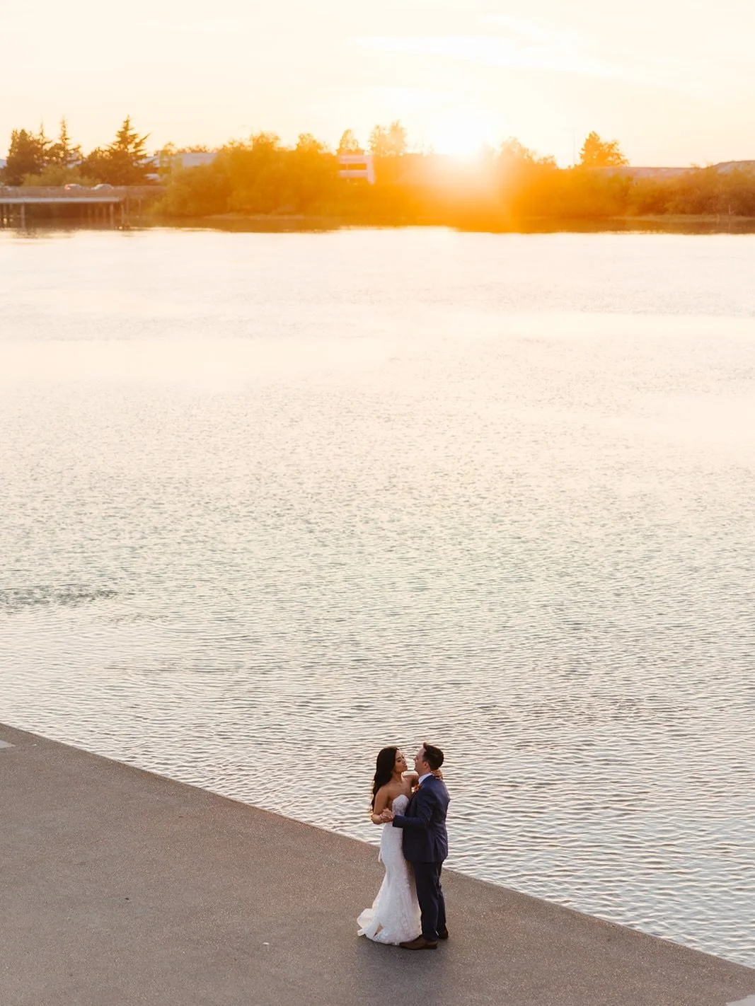 Always running with you and sunsets 🌅 Alne and Kevin&rsquo;s wedding 💒 #sunsets #vancouverweddings #weddingphotography #weddingshoot #bcweddings