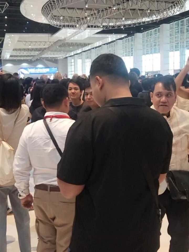 Overflowing with love and support. ❤️ 

There&rsquo;s nothing more beautiful than watching your loved ones rally behind you on one of the biggest stages in the world @missuniverse 👑 

@tahitiseymour you carry all of us with you  and your family&rsqu