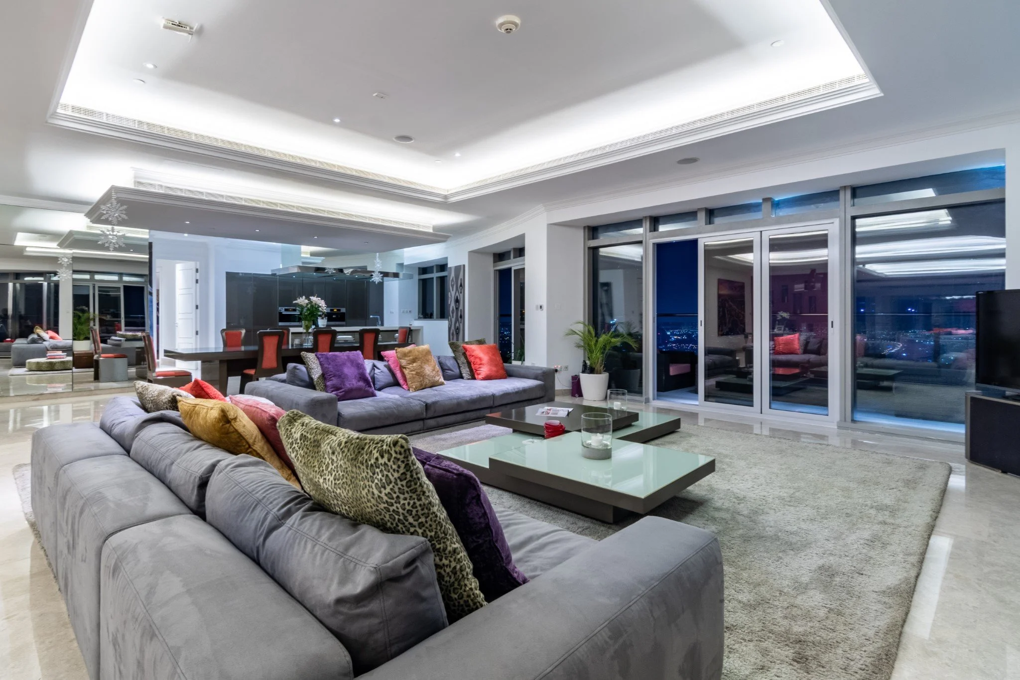 Family-friendly 3BR penthouse opposite the beach - Lofts for Rent in ...