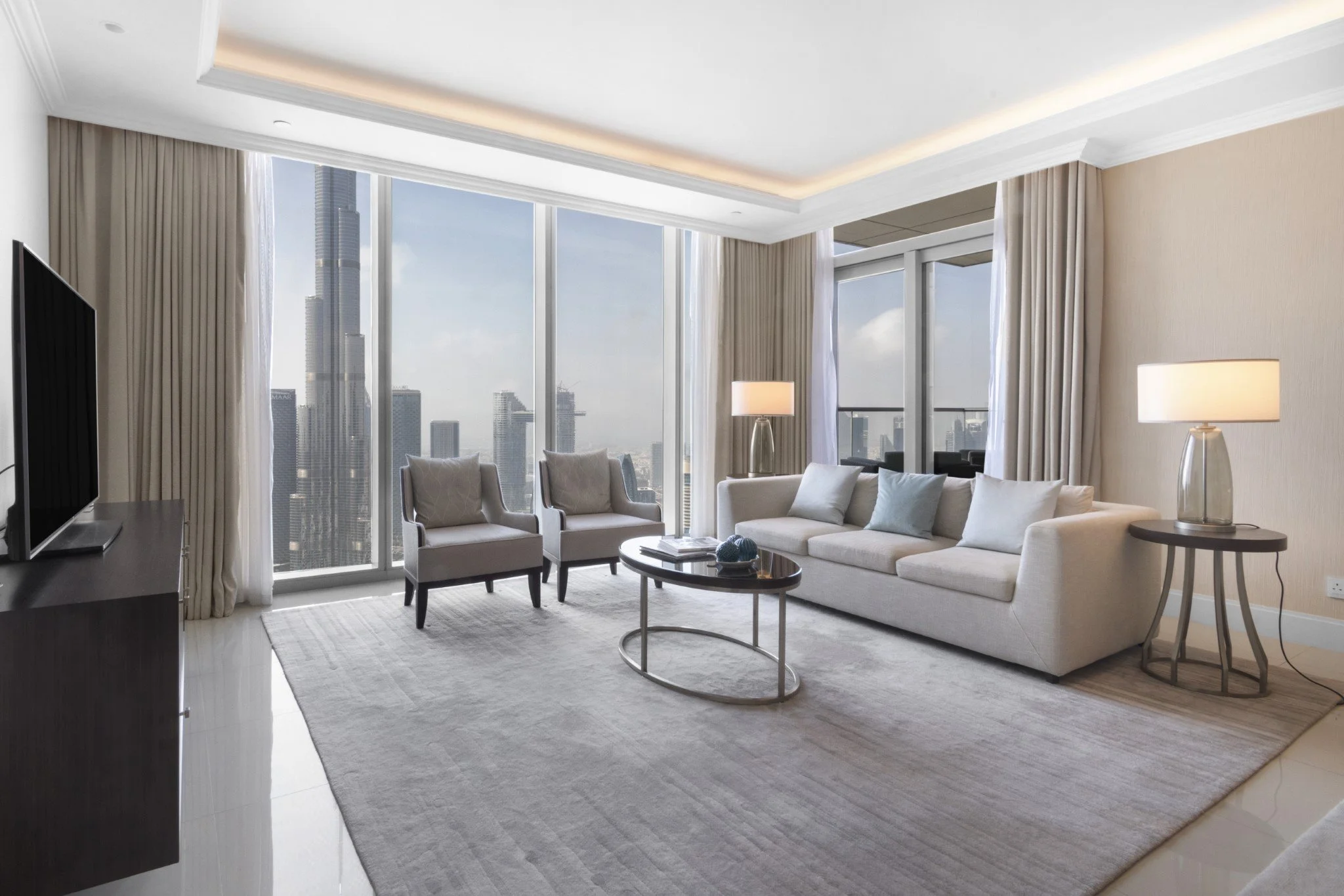 Fountain Views Apartment — LIVE LARGE