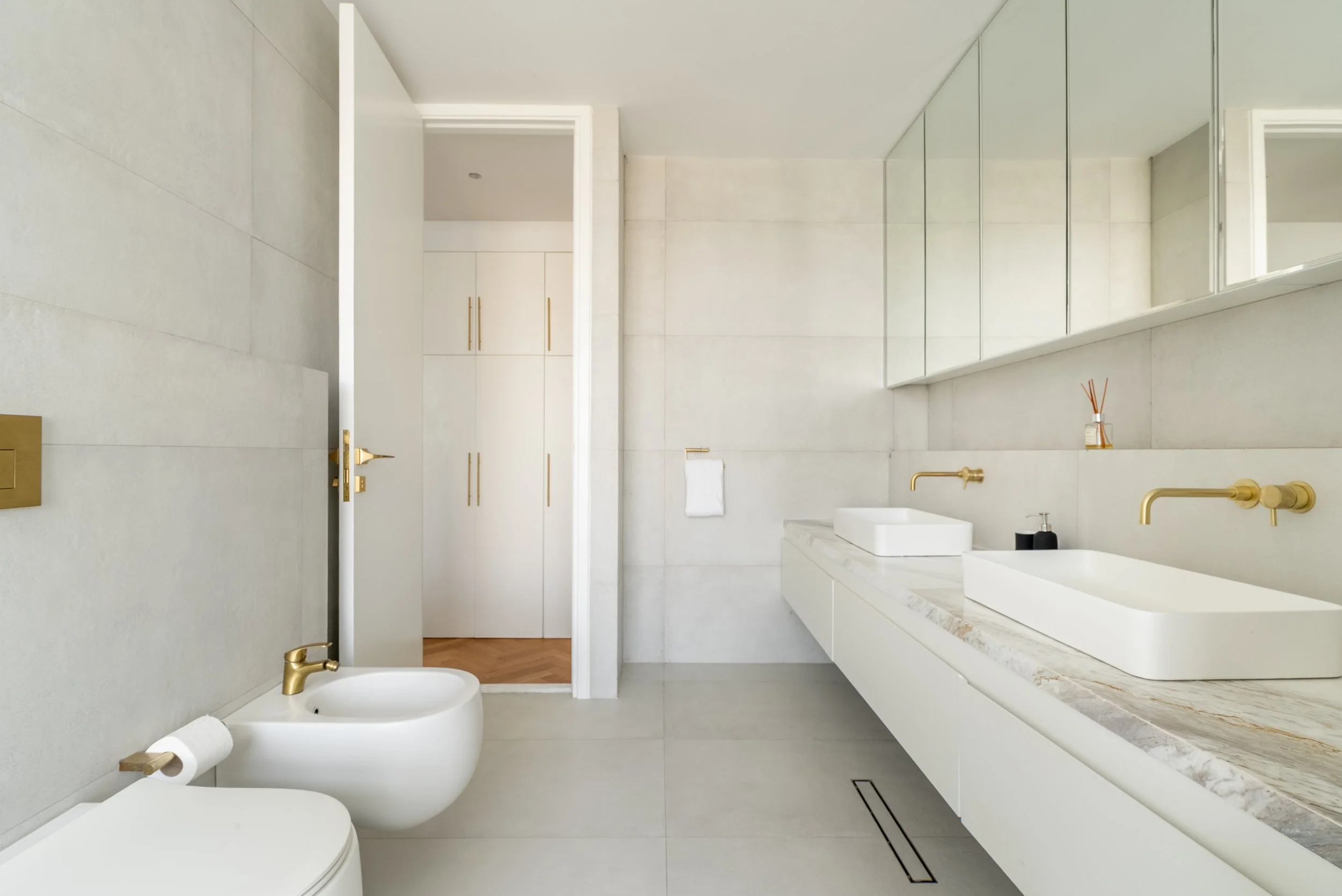 dubai-index-tower-bathroom-live-large-02.jpg