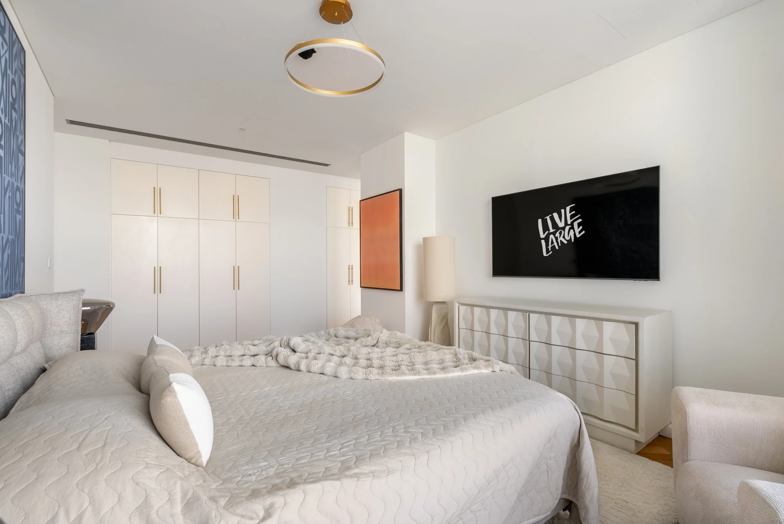 dubai-index-tower-bedroom-live-large-11.jpg