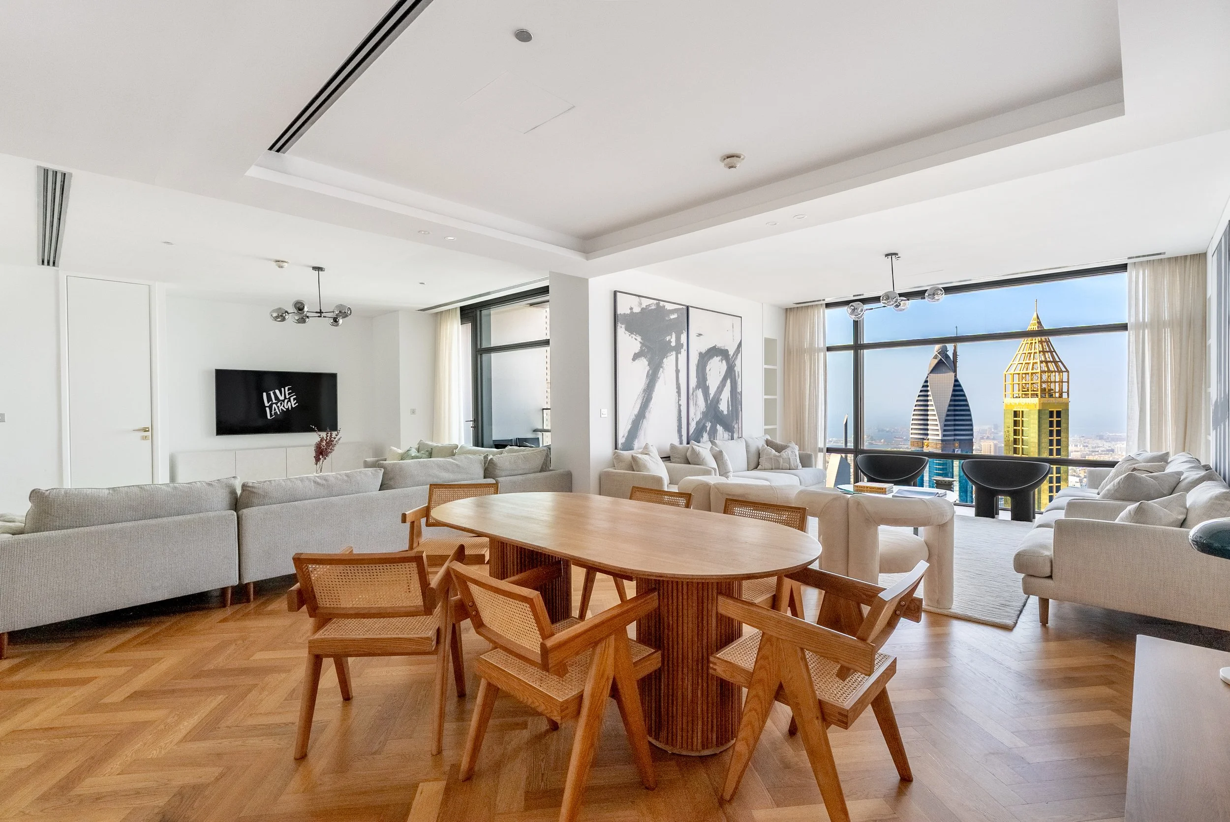 dubai-index-tower-dining-area-live-large-02.jpg