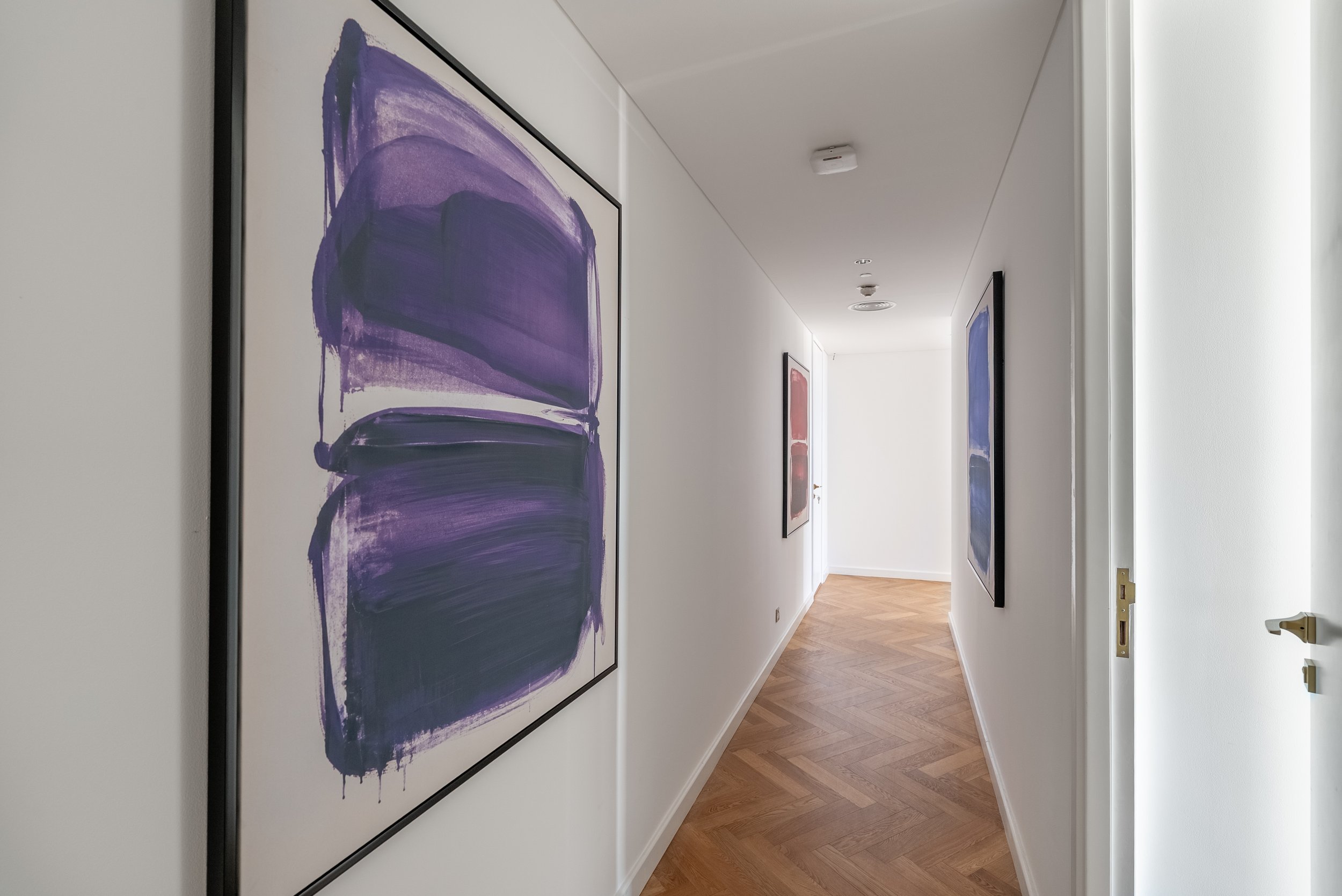 dubai-index-tower-hallway-live-large-02.jpg