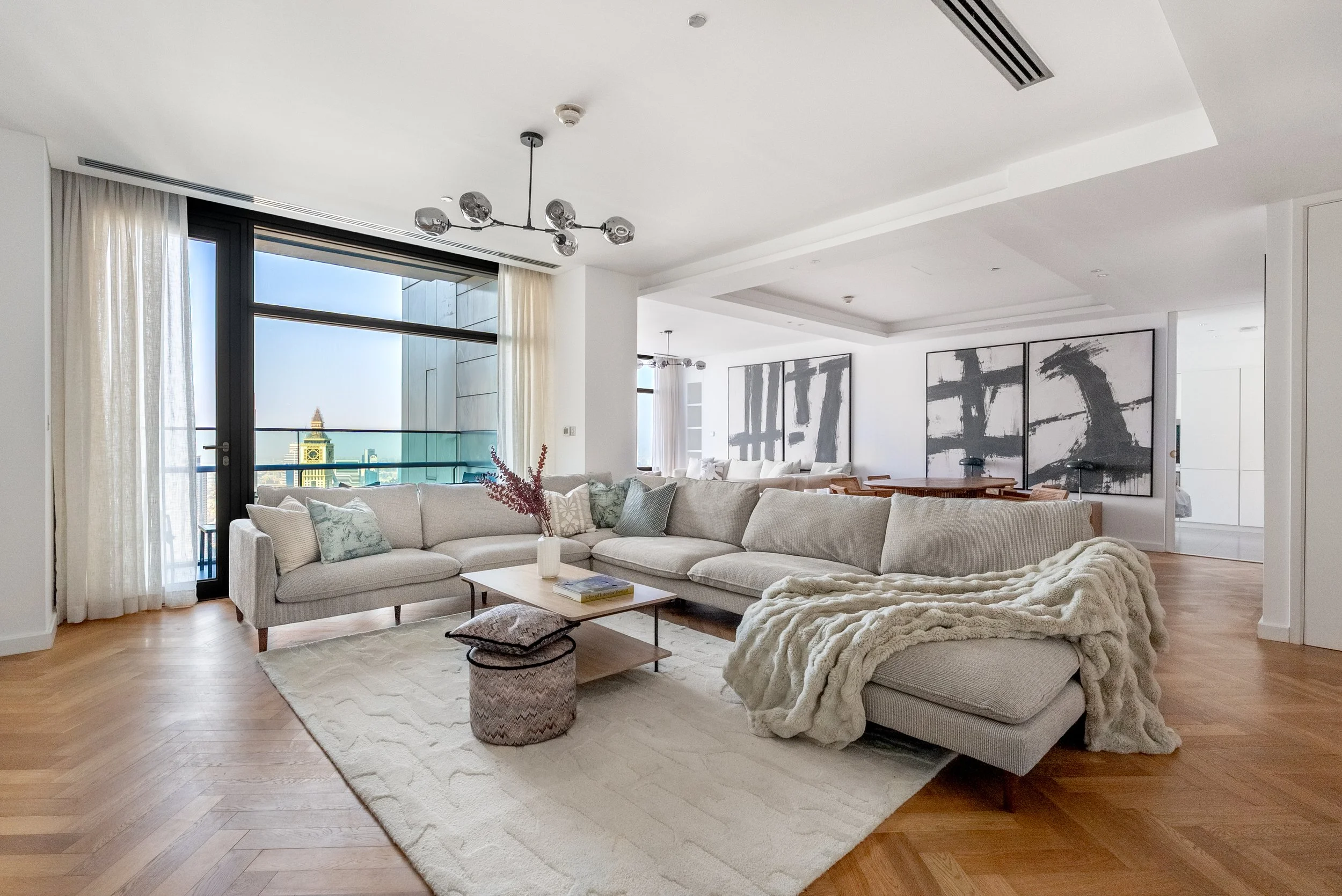 dubai-index-tower-tv-lounge-live-large-02.jpg