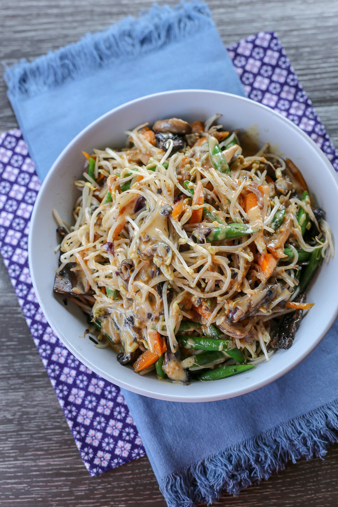 Bean Sprouts and Vegetables in Roasted Sesame Dressing