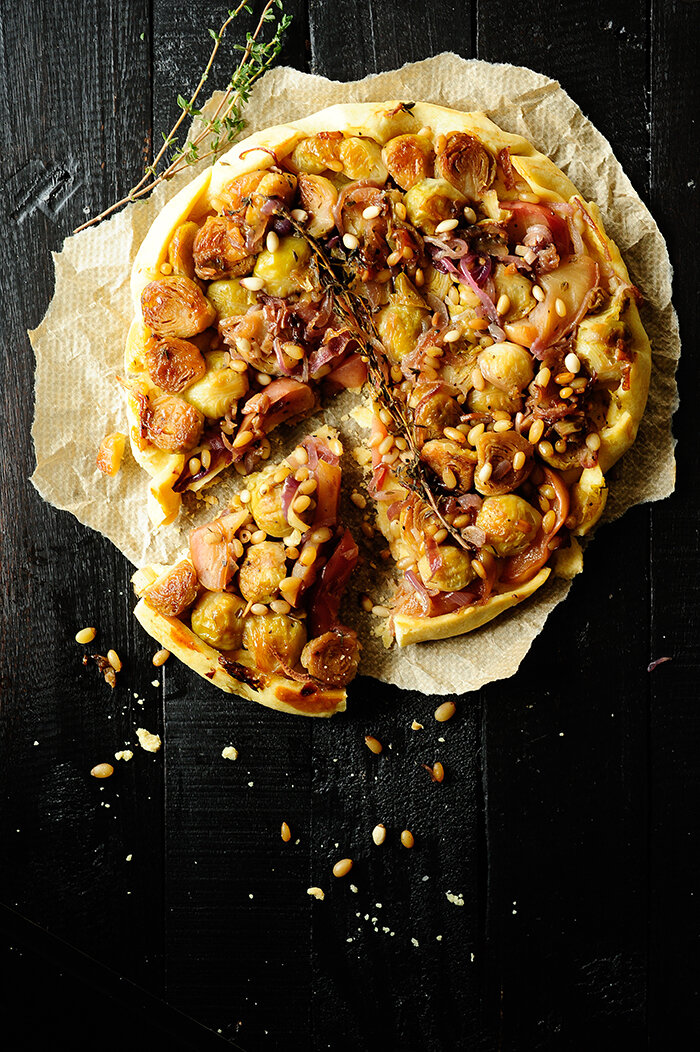 Tarte tatin with Brussels sprouts and apple