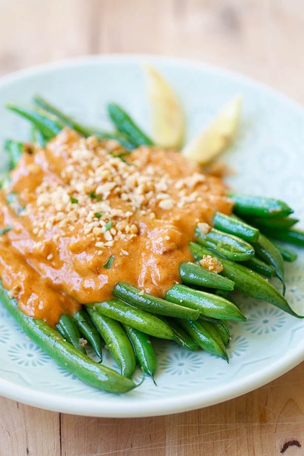 Green Beans with Peanut Sauce