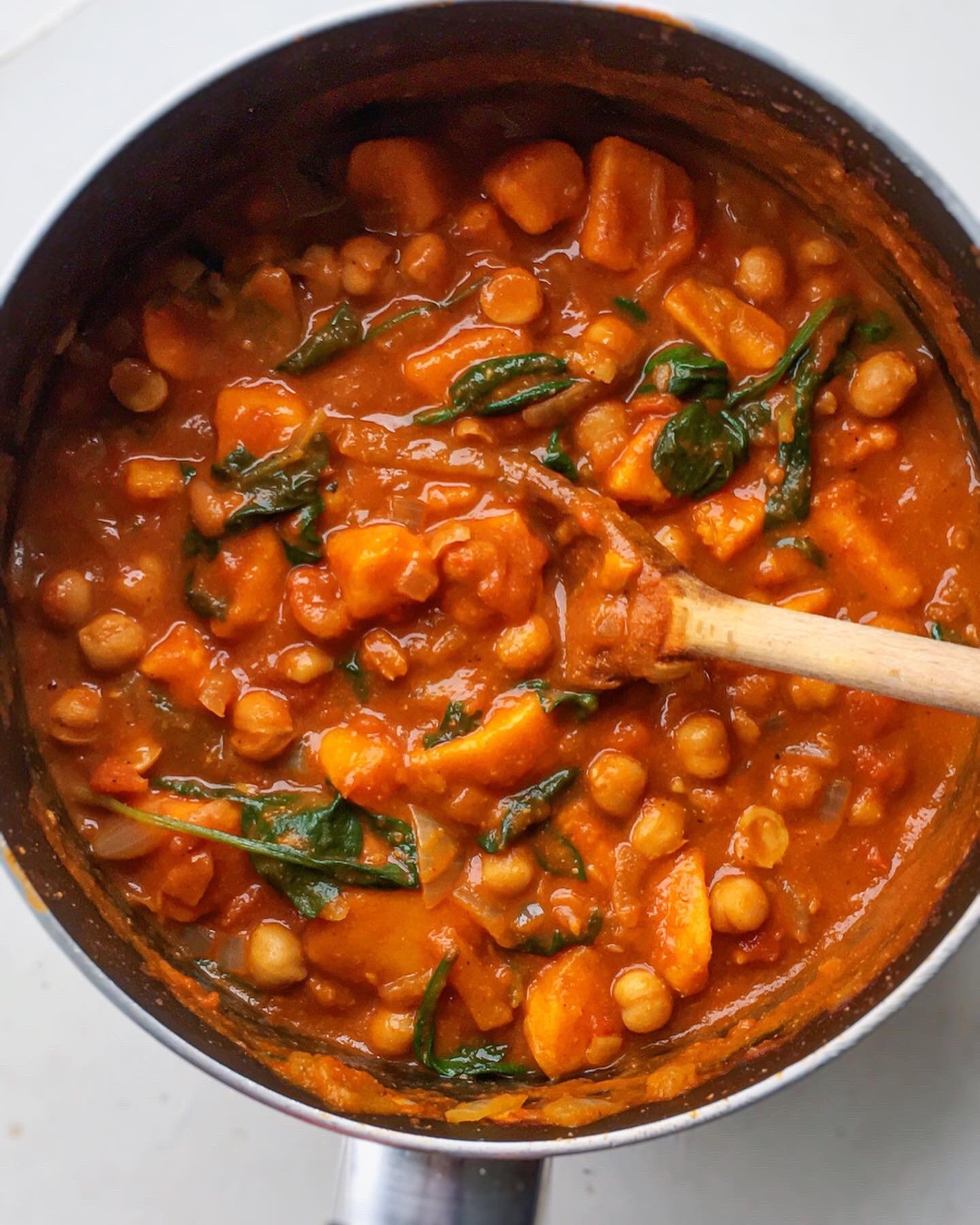 Easy Chickpea, Sweet Potato &amp; Spinach Curry