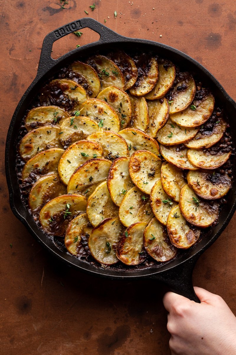 Vegan hotpot with lentils and mushrooms