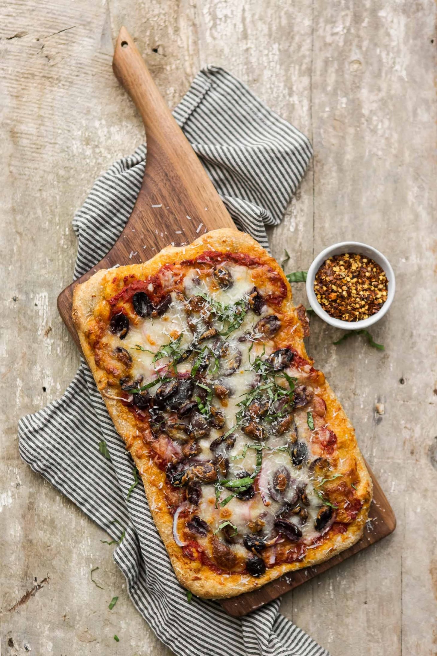 Olive Pizza with Red Onions
