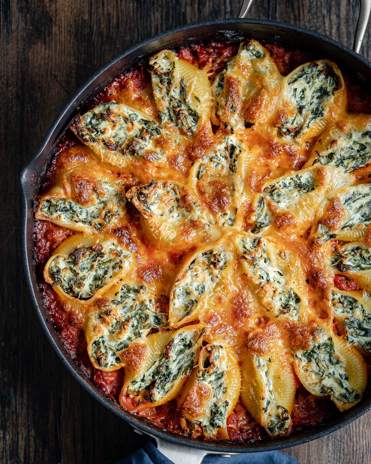 Stuffed Pasta shells with spinach and ricotta