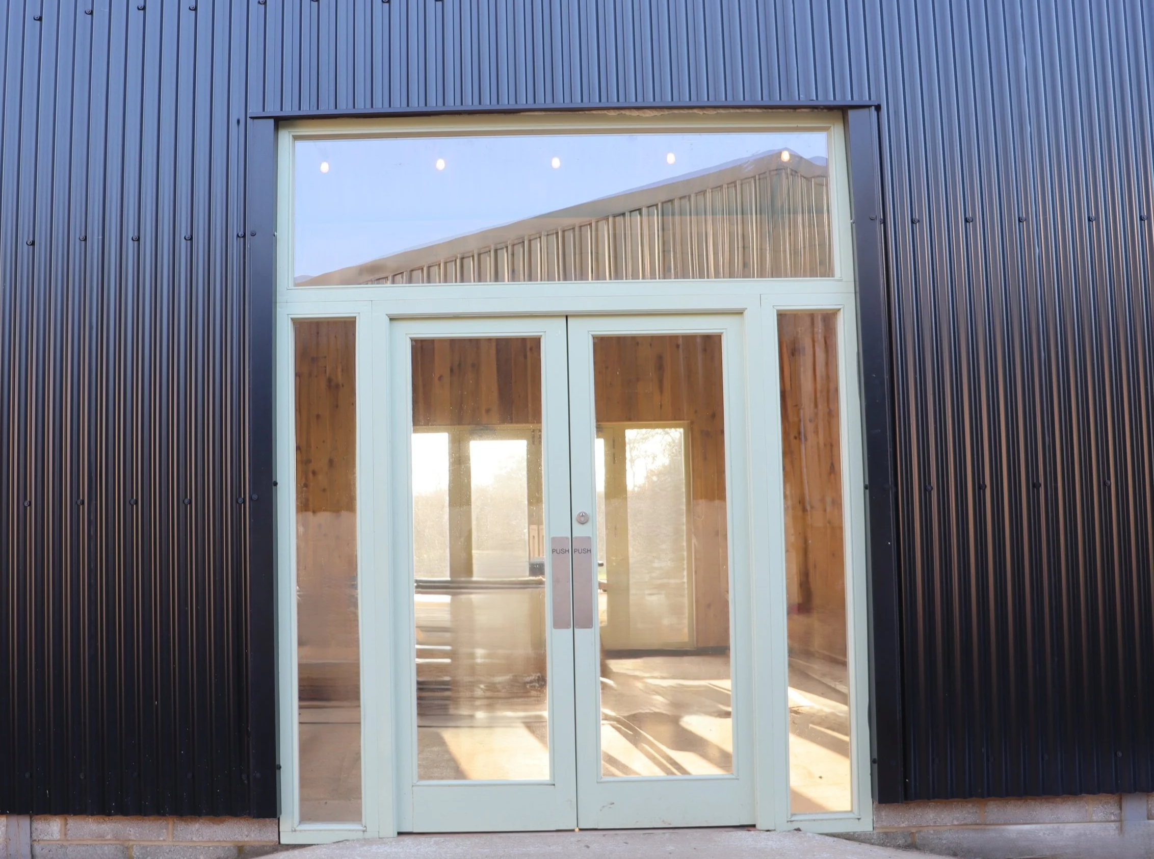 Stunning countryside venue with ample free parking