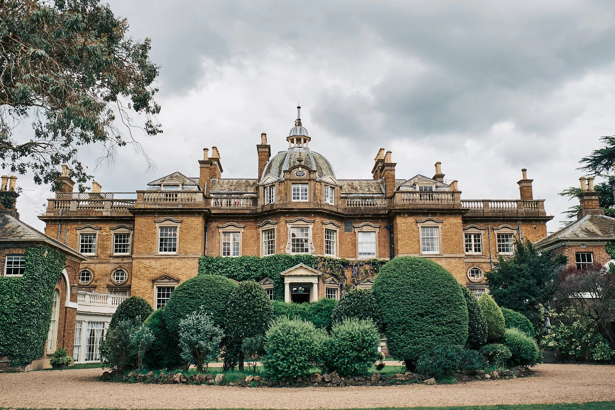 Hampton_court_house_wedding-h&d217.jpg