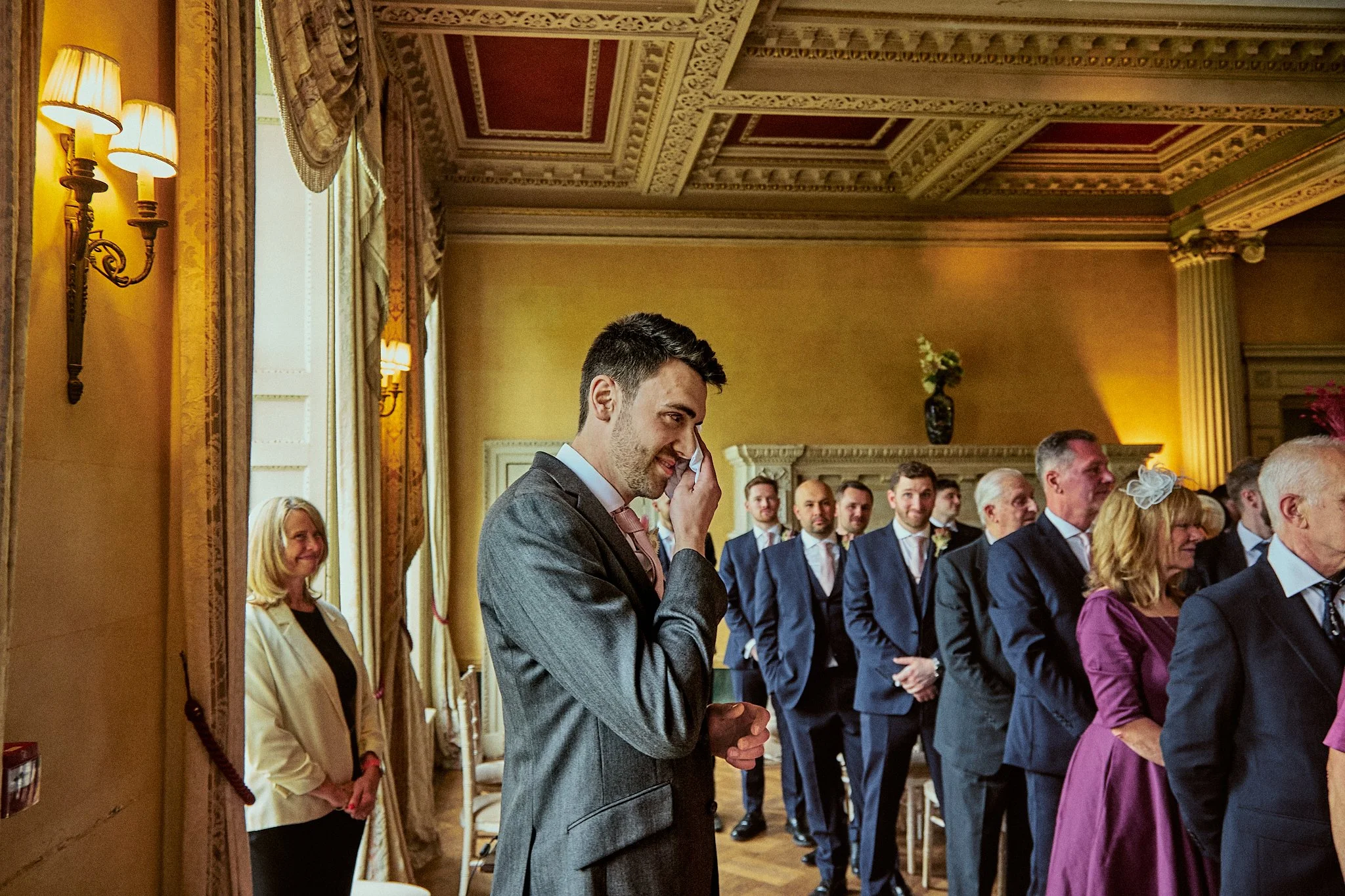 Hampton_court_house_wedding-h&d010.jpg