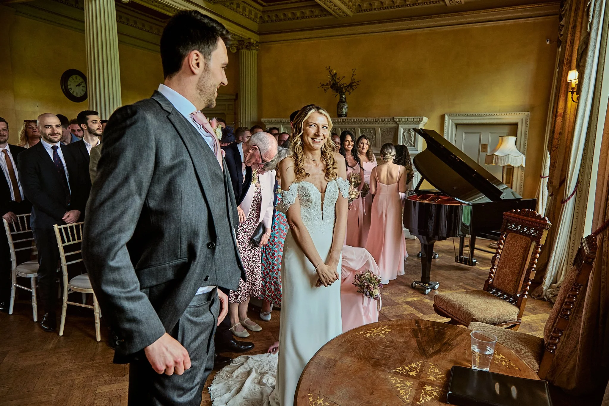 Hampton_court_house_wedding-h&d013.jpg