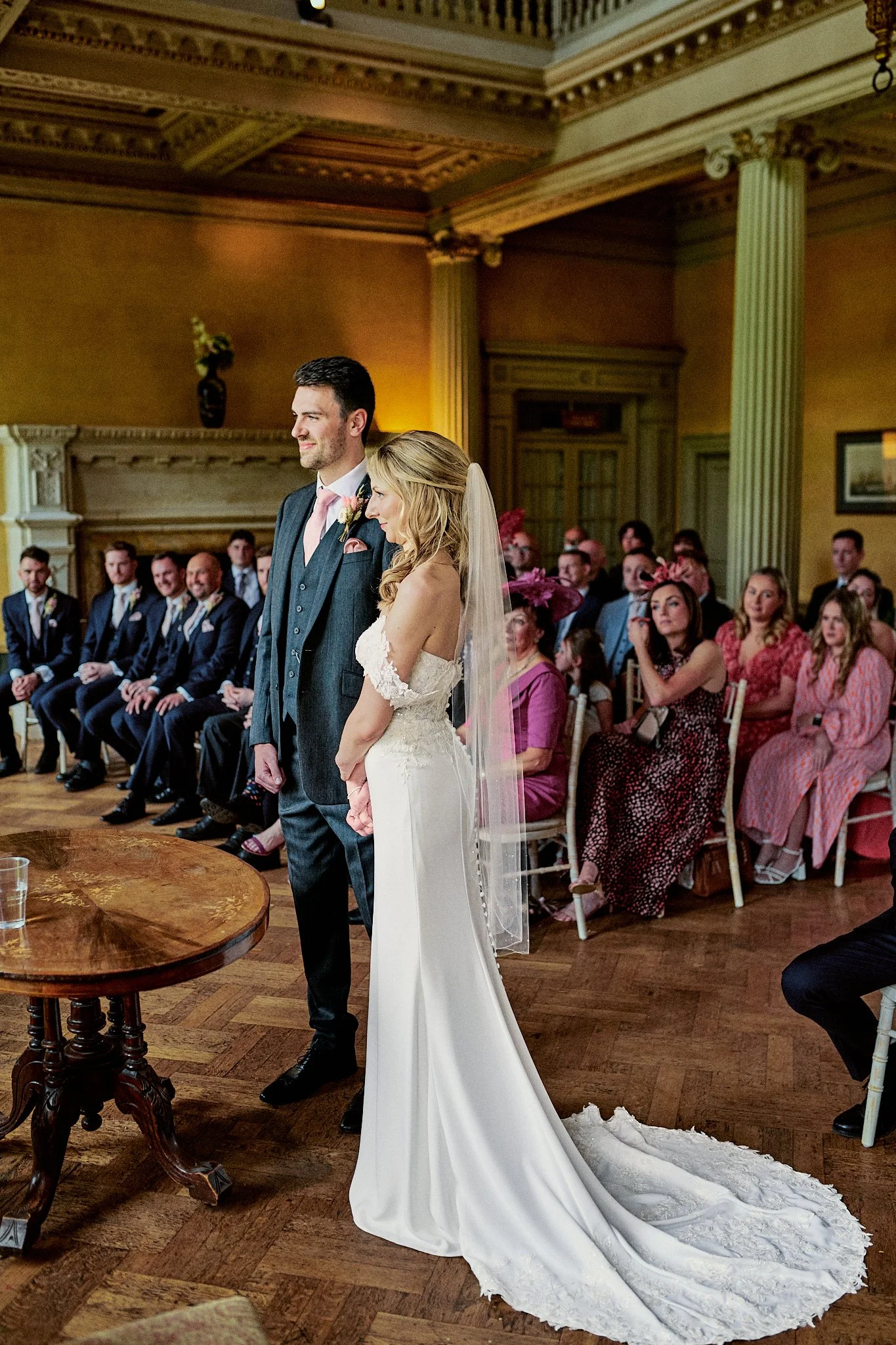 Hampton_court_house_wedding-h&d016.jpg