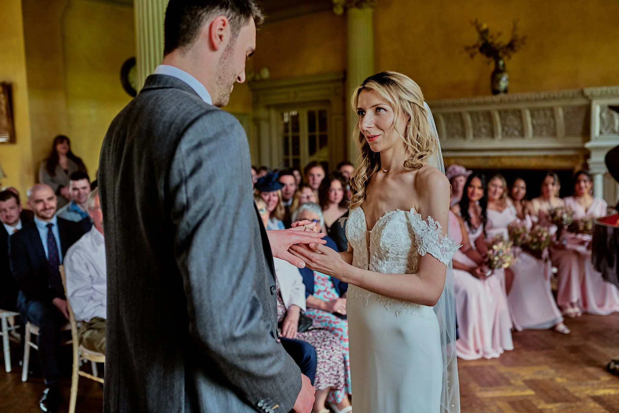 Hampton_court_house_wedding-h&d018.jpg