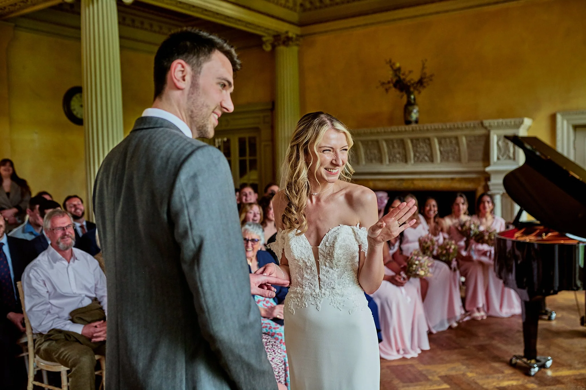 Hampton_court_house_wedding-h&d019.jpg