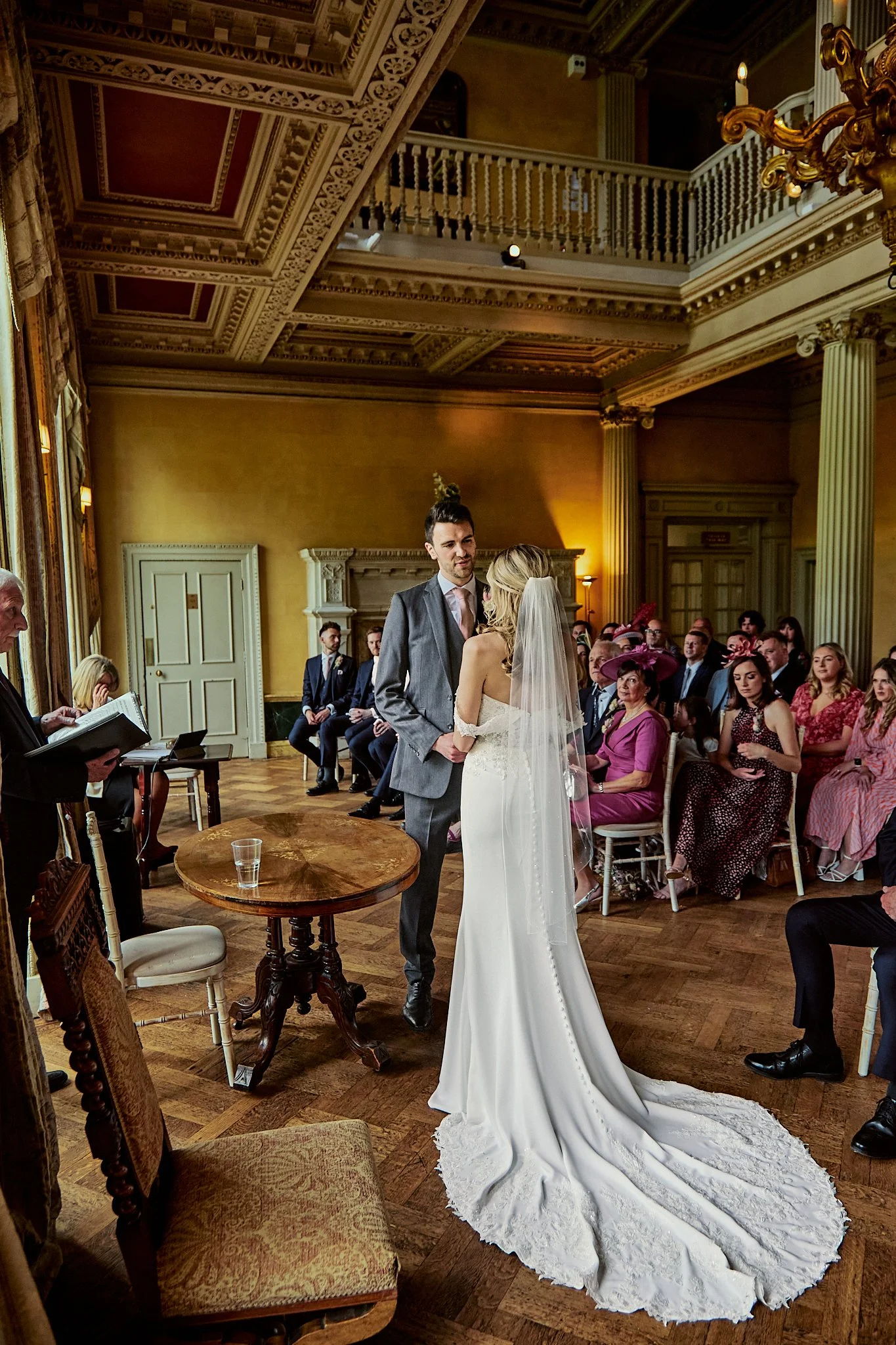 Hampton_court_house_wedding-h&d020.jpg