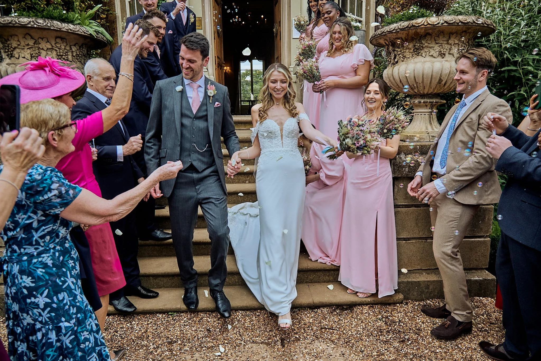 Hampton_court_house_wedding-h&d242.jpg