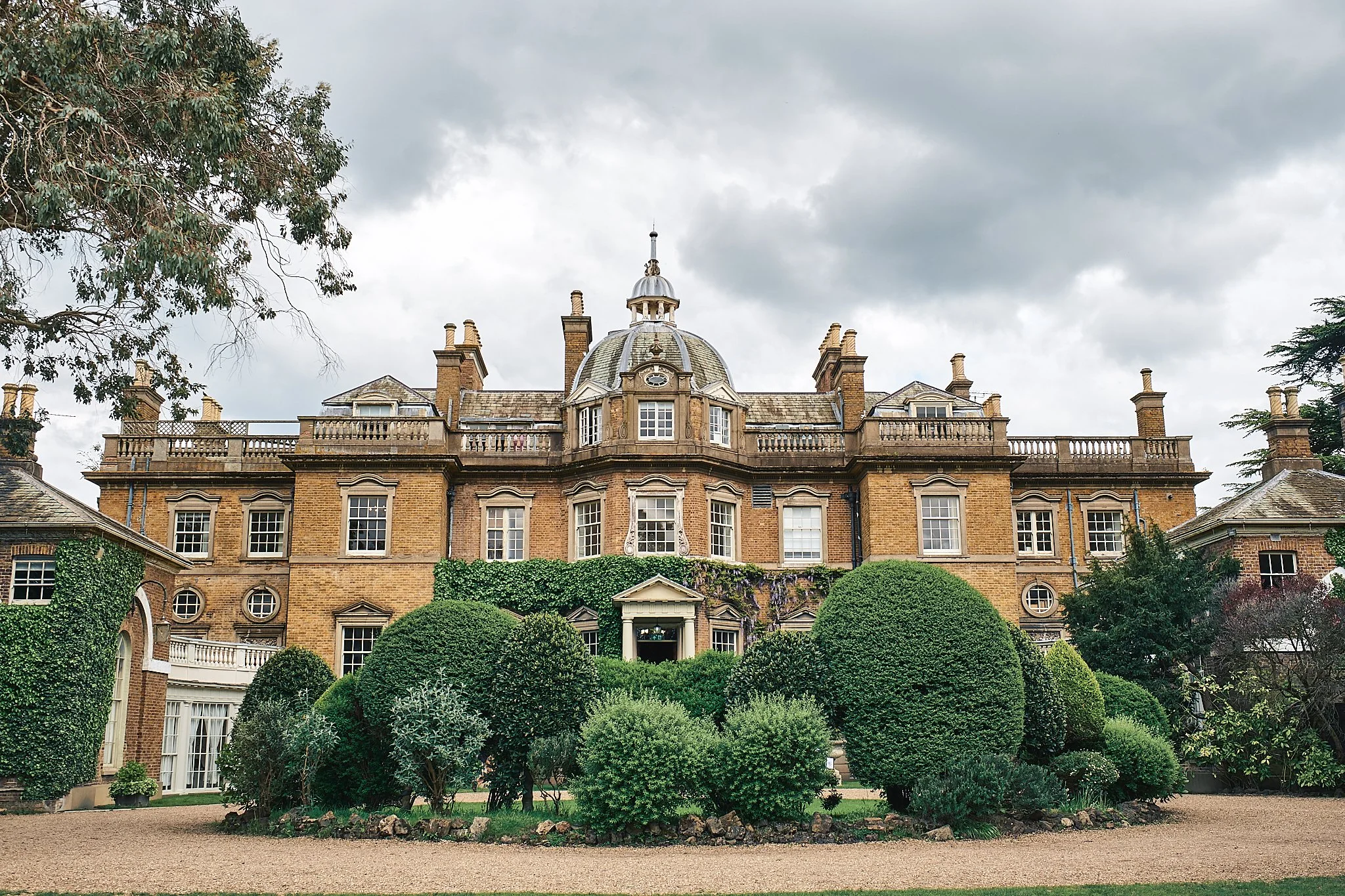 Hampton_court_house_wedding-h&d014.jpg